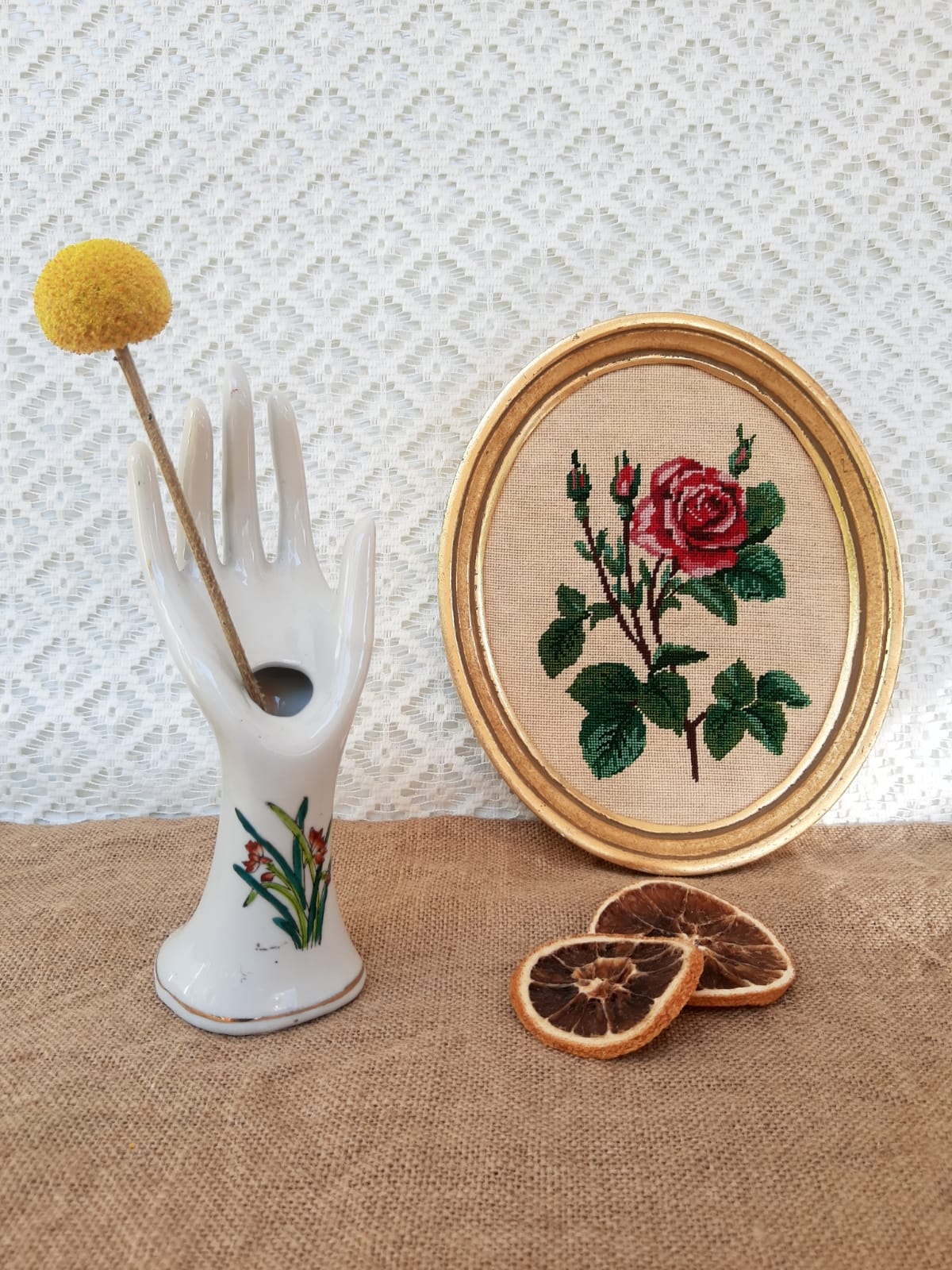 Hand baguier soliflore ceramic white vintage flowers