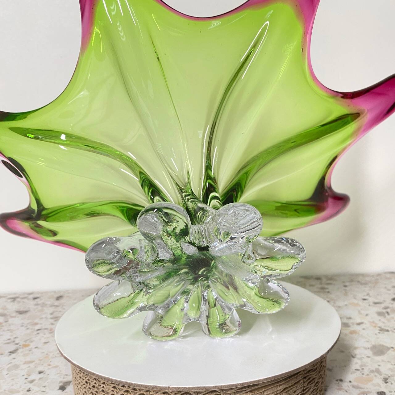 Sunburst shaped Murano centerpiece in lime green & fushsia  - Sommerso