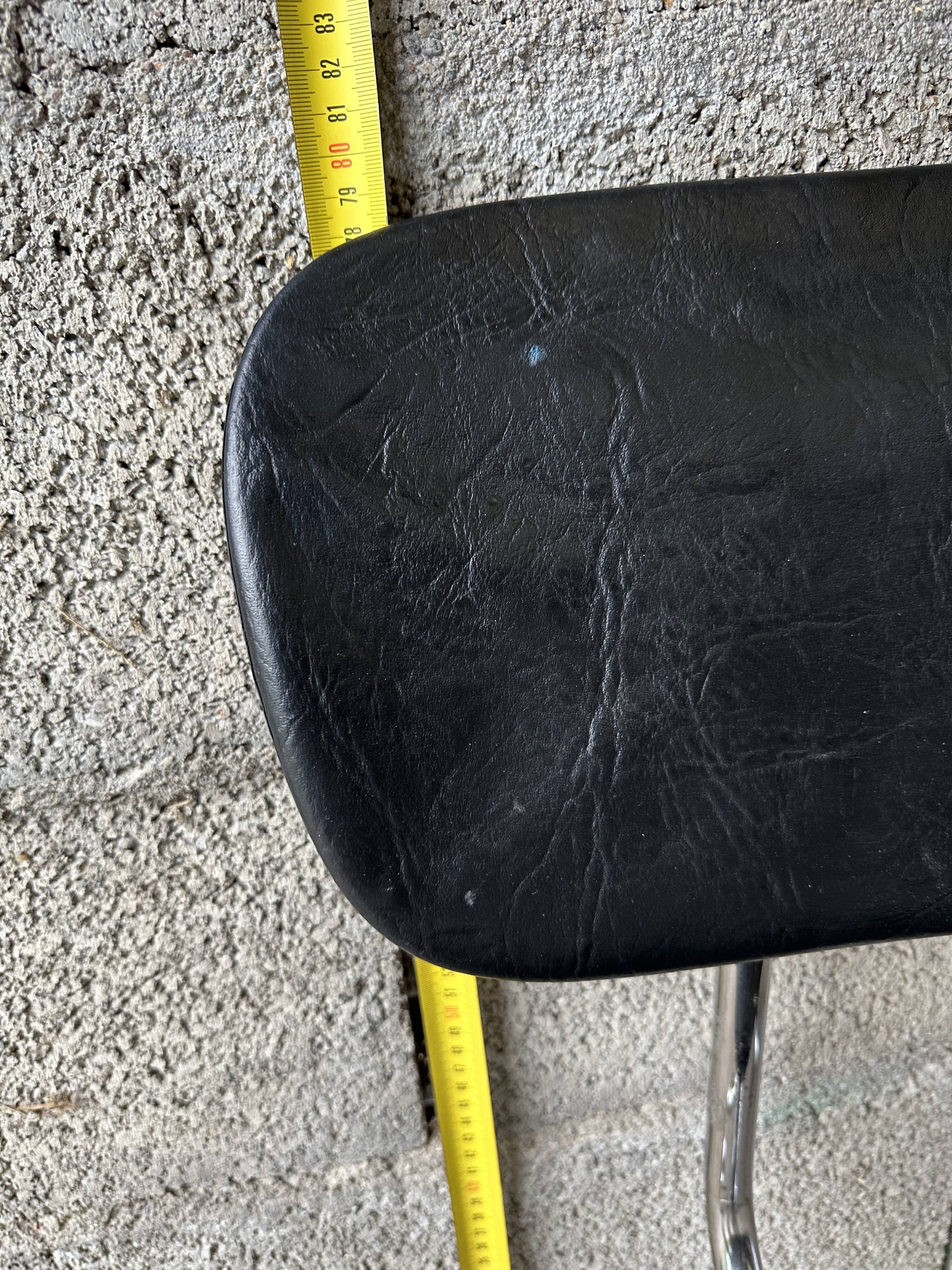 Vintage swivel office chair