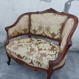 Louis XV shepherdess armchair in carved walnut