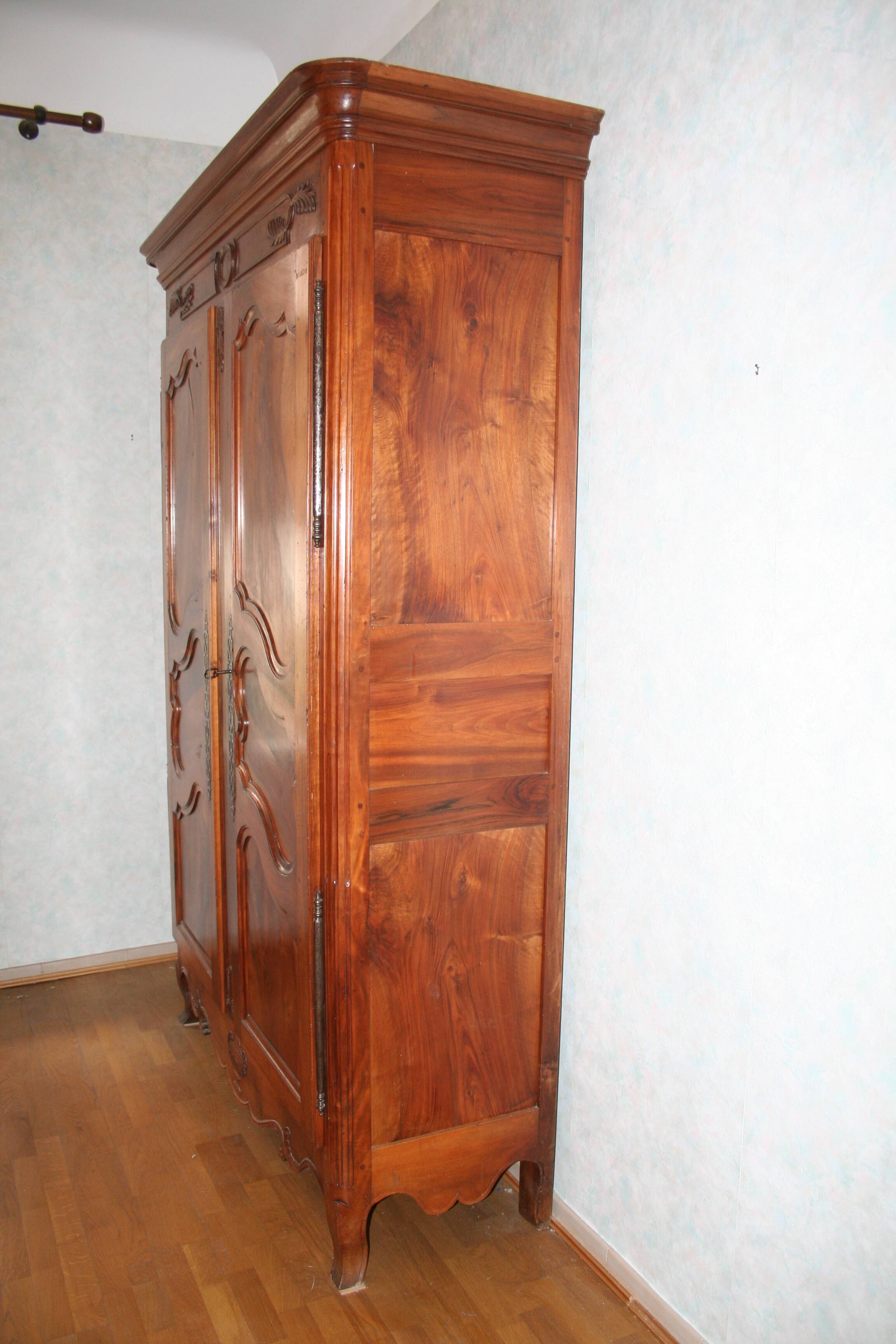 Provencal wedding wardrobe