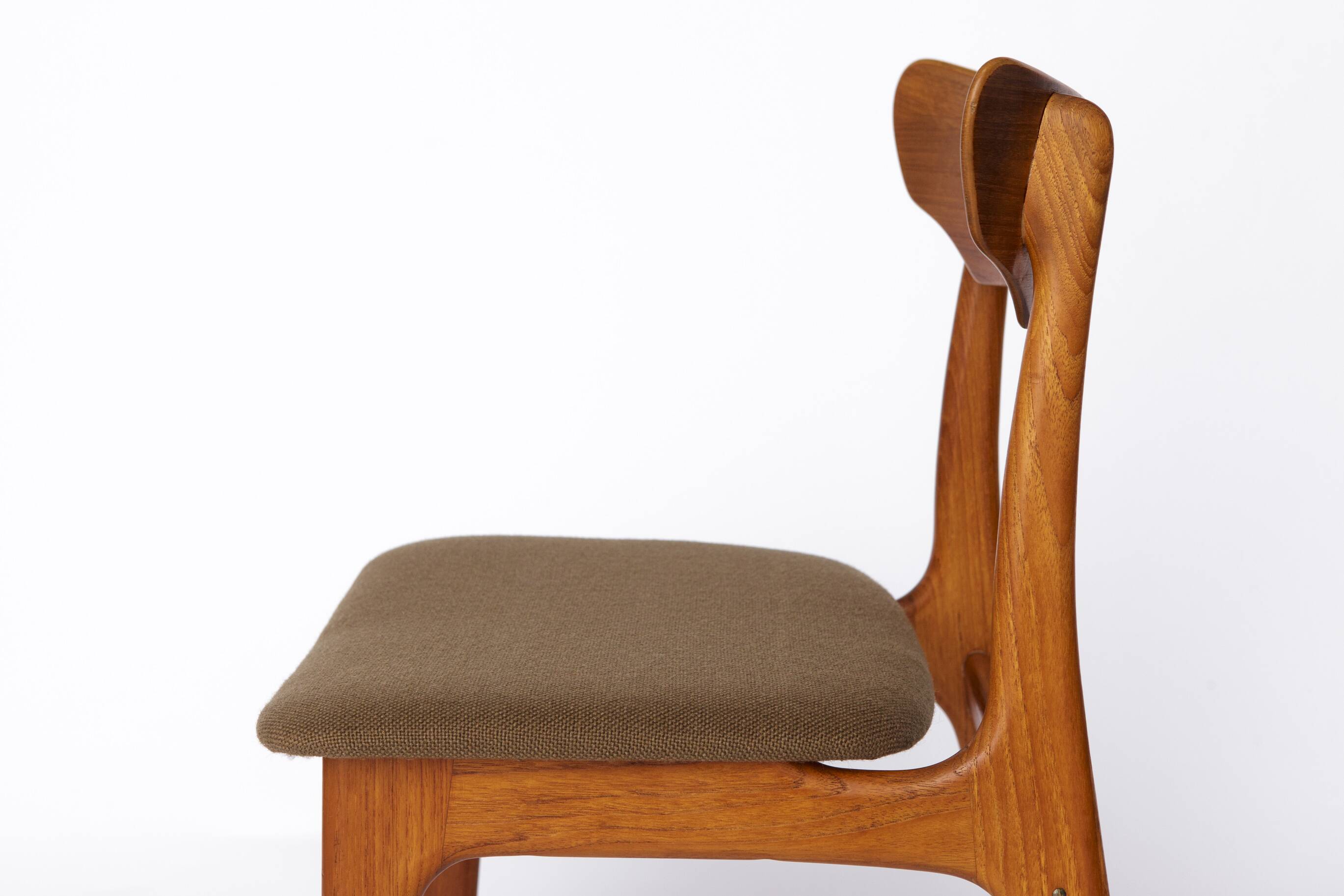 Set of 8 Schiønning & Elgaard Chairs – 1960s Danish Design for HS Møbler