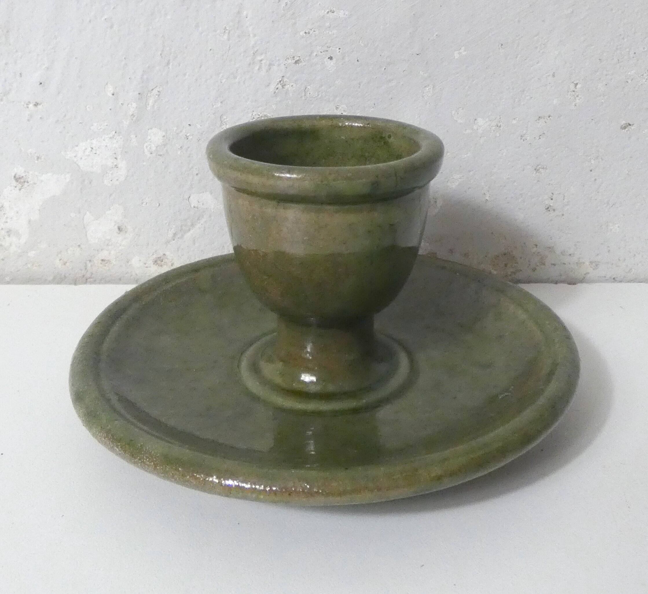 ancien coquetier en terre cuite vernissée