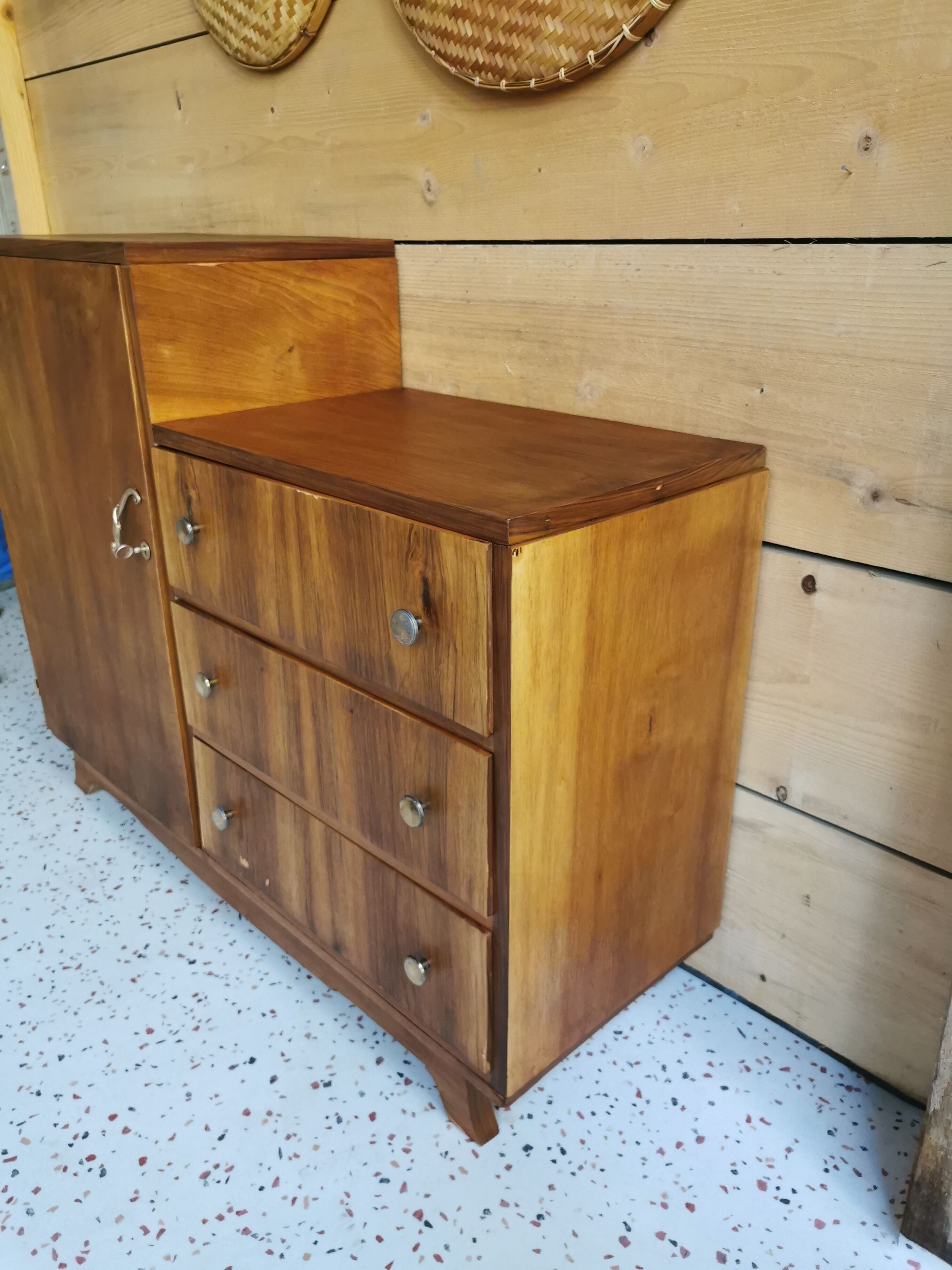 Asymetical chest of drawers