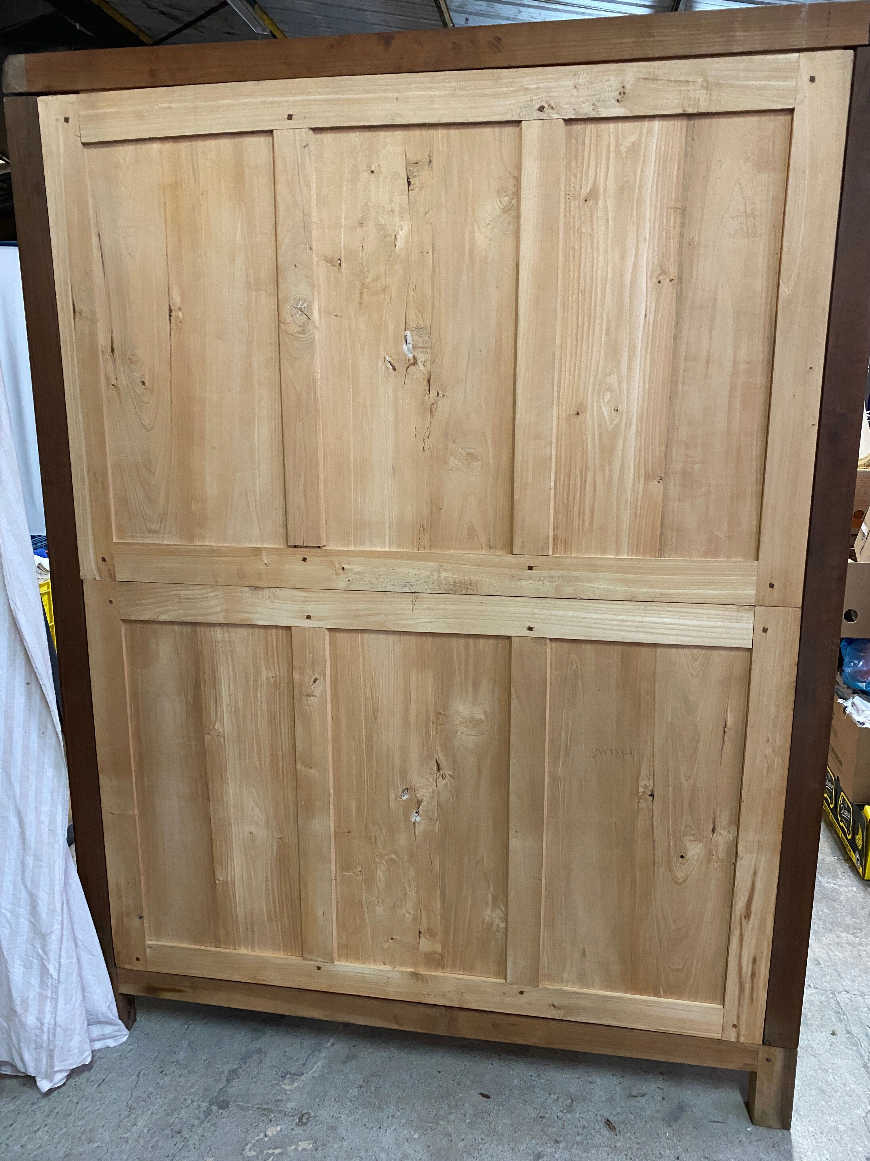 Wardrobe sliding doors