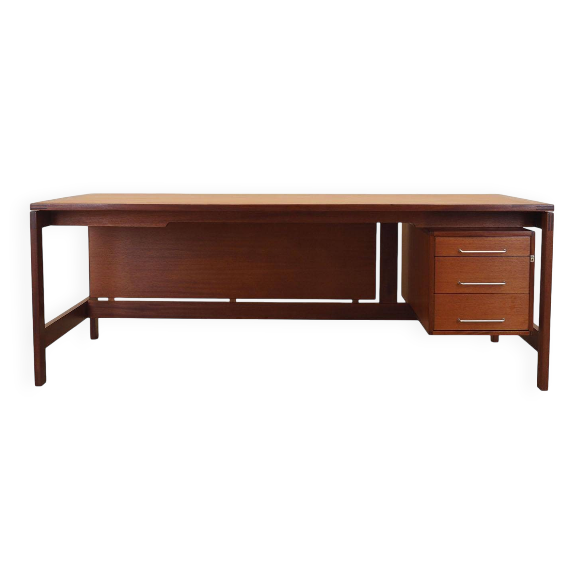 Bureau en teck par Jensen & Valeur pour Munch, Danemark, années 1960.