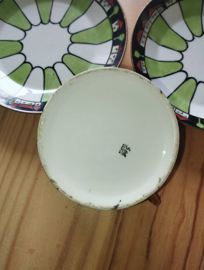Antique cup and two saucers – Art Deco geometric design