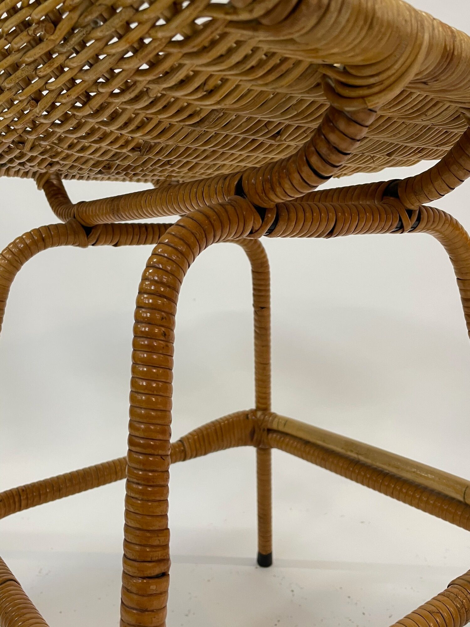 Suite of six vintage bar stools in rattan design Rohe 1960