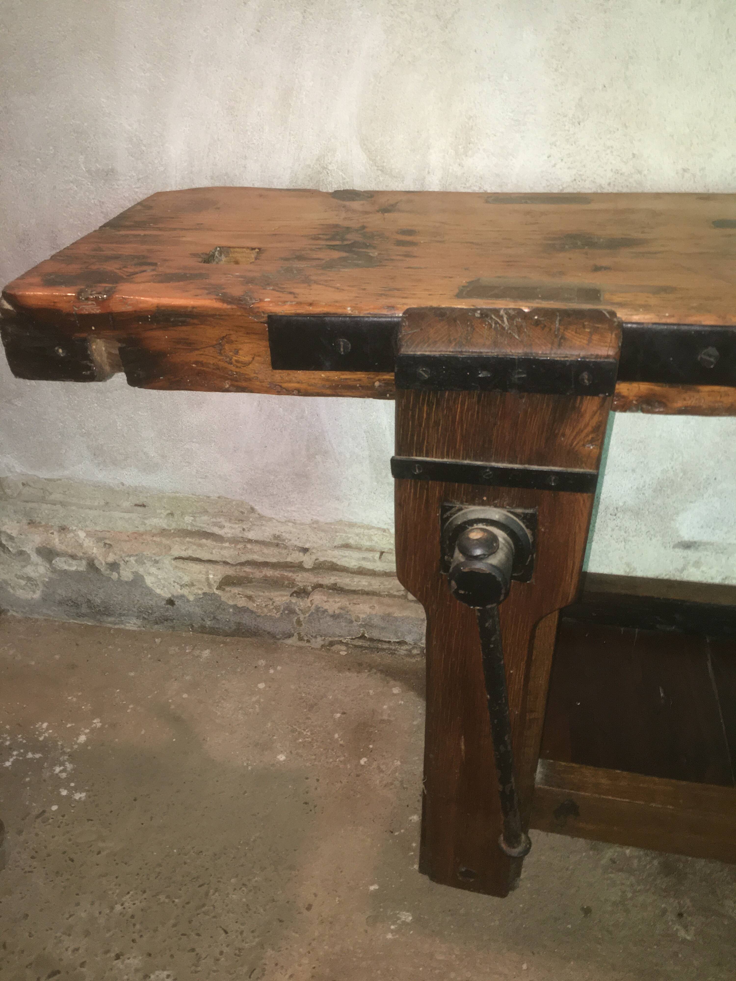 woodworking bench