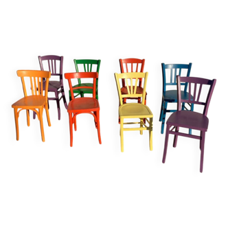 Set de 8 chaises bistrot multicolores