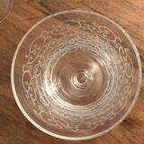 Verres à eau et à vin sur pied