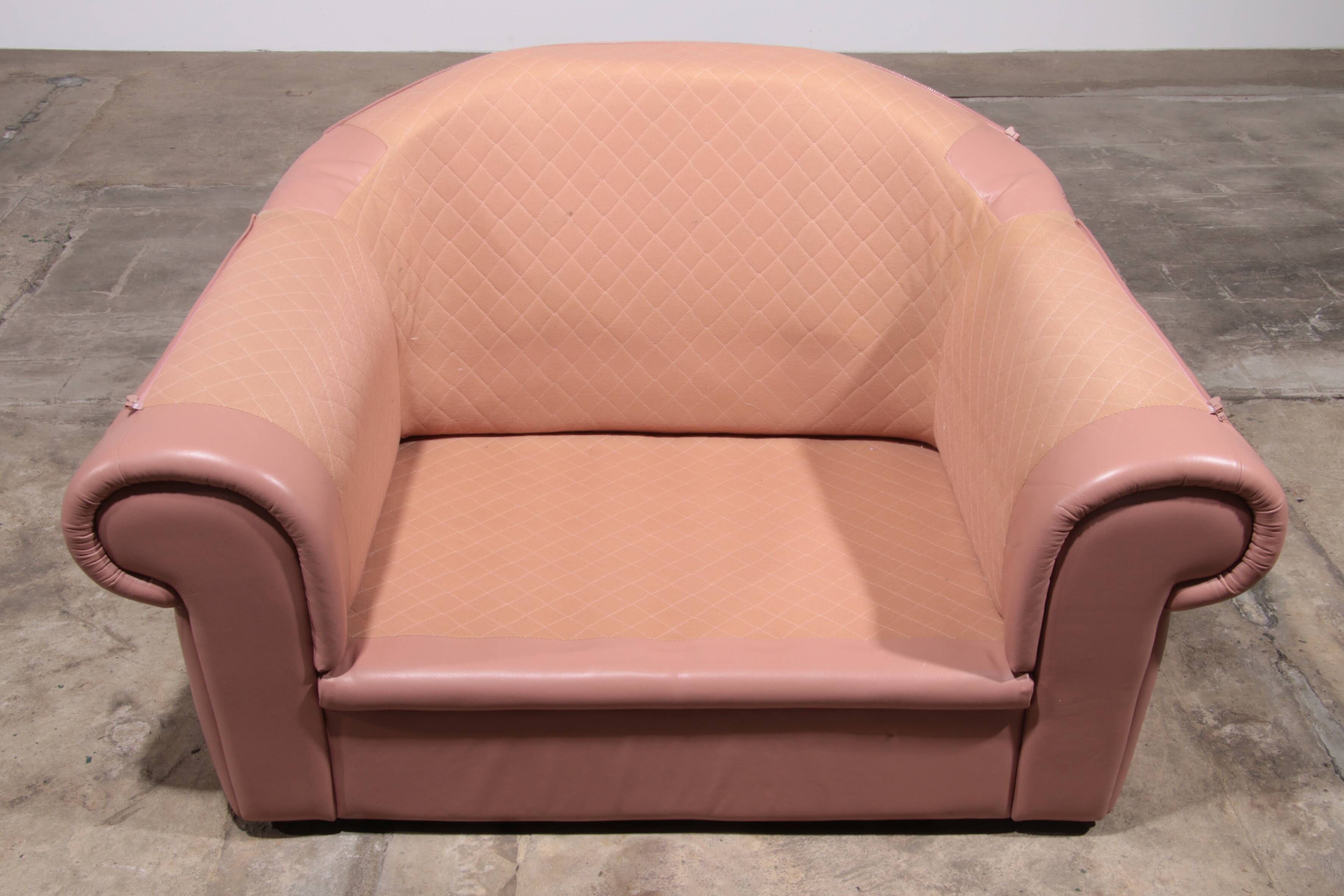 Ensemble de salon italien vintage – 4 pièces en cuir rose (années 1970)