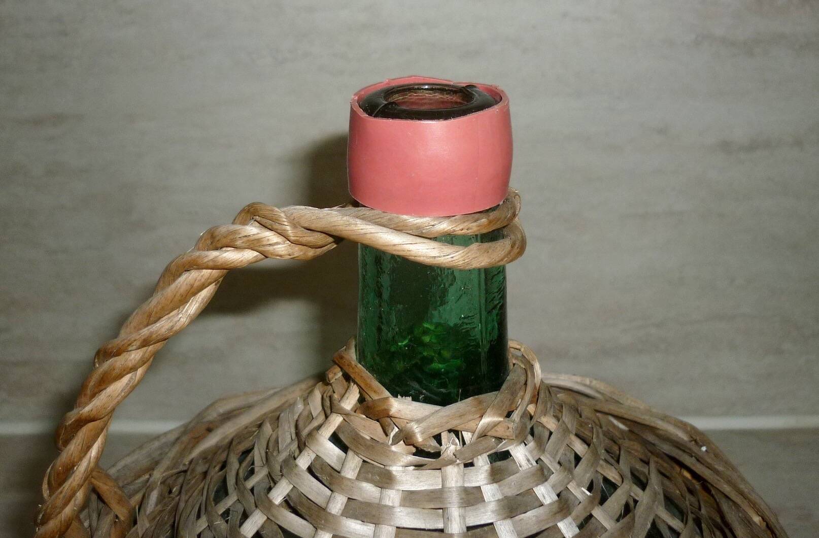 Dame-Jeanne 2L green glass and wicker