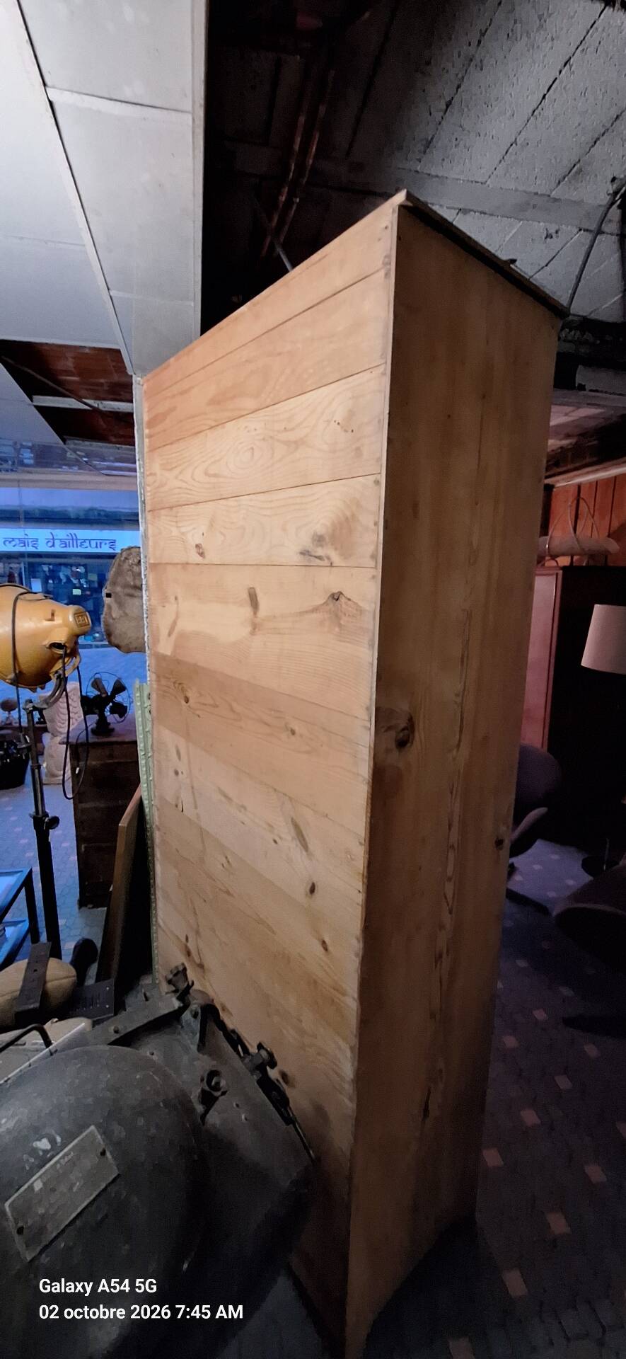 High bonnetière wardrobe rustic fir