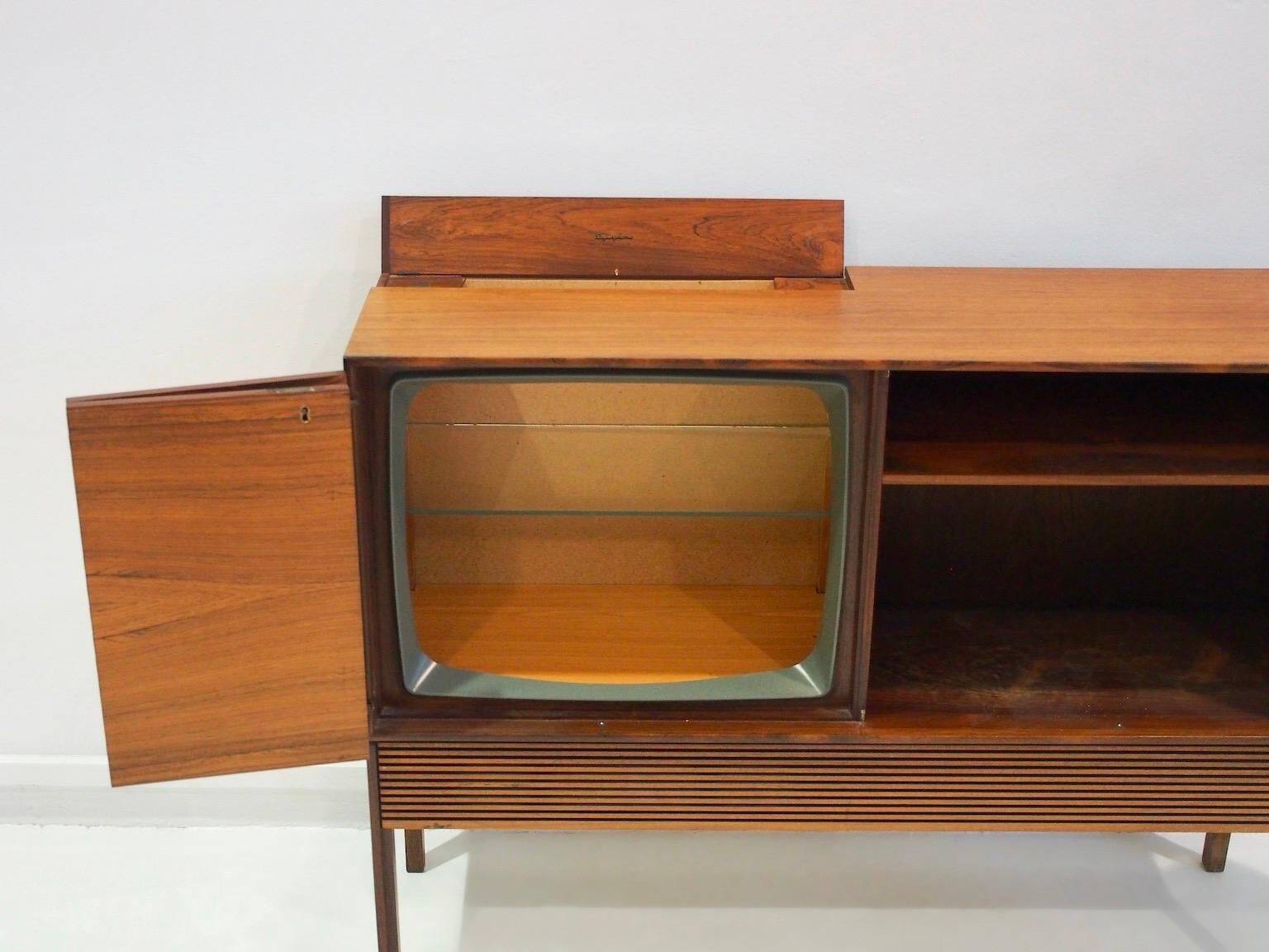 Meuble TV danois en bois du milieu du 20e siècle
