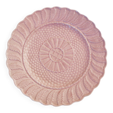 Plat en barbotine rose pâle