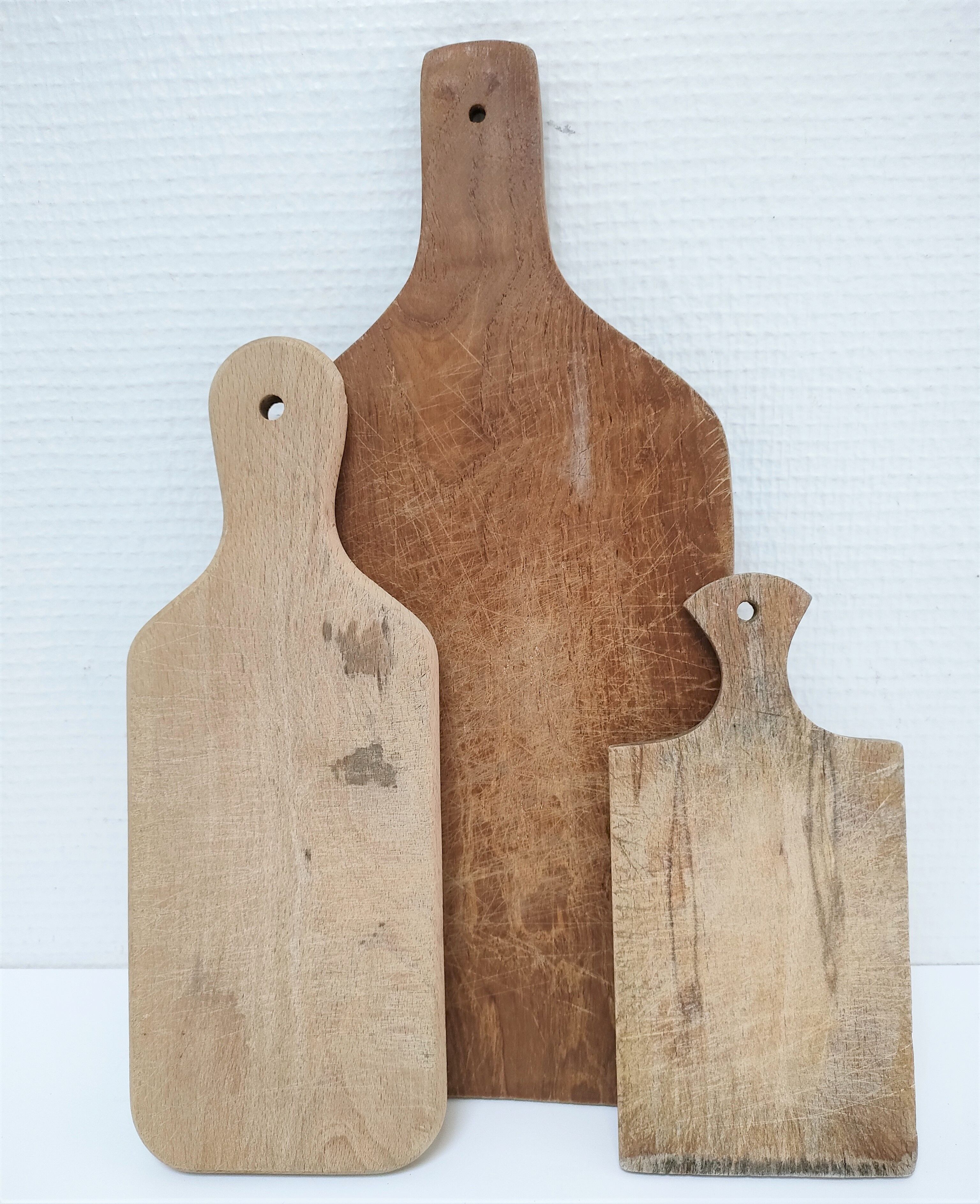 Trois planches à découper bois massif patiné vintage