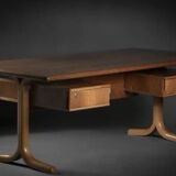 flat desk