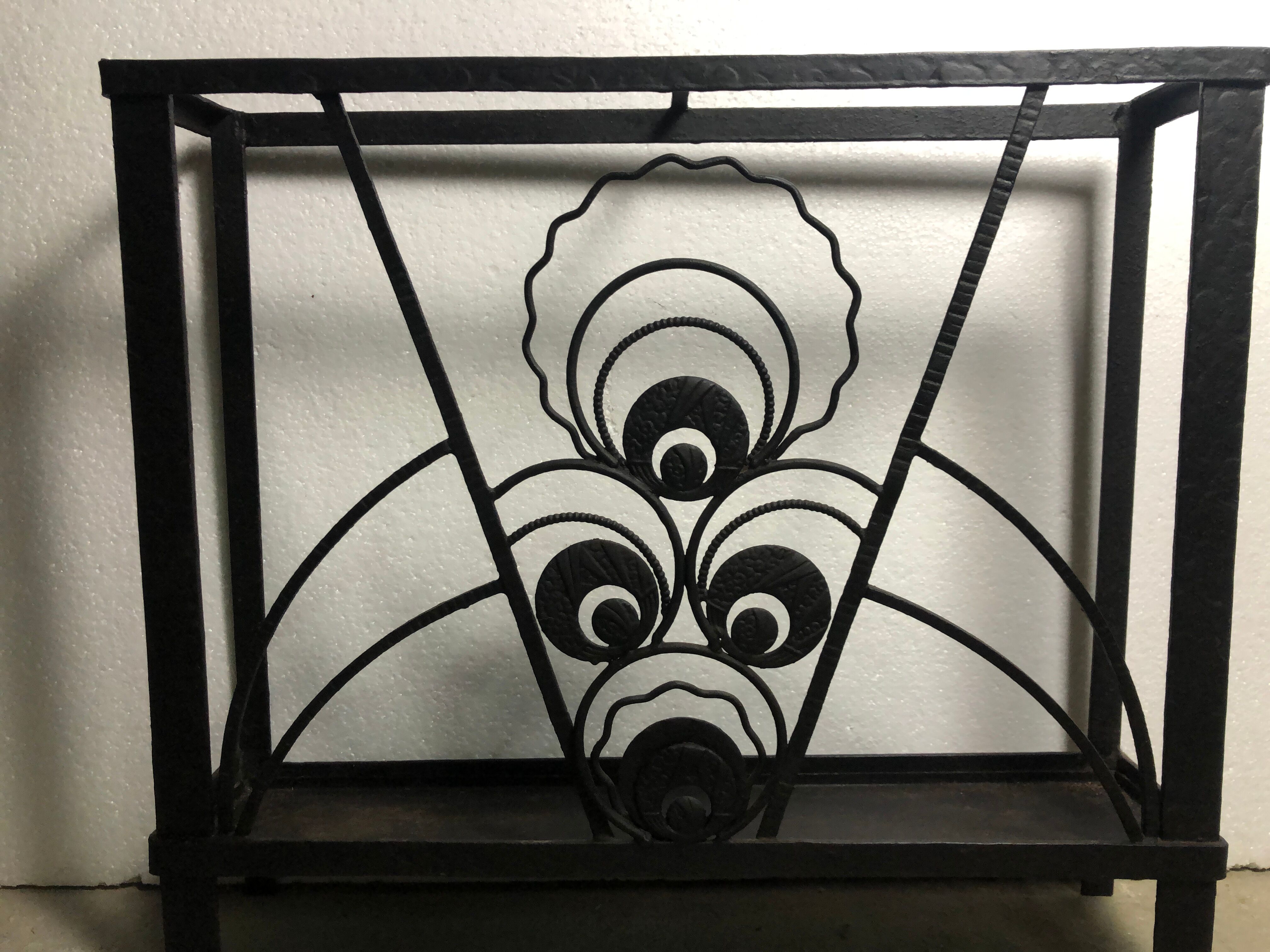 Porte parapluie époque art déco en fer forgé noir