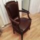 Fauteuil cabriolet Louis XVI couvert cuir marron foncé