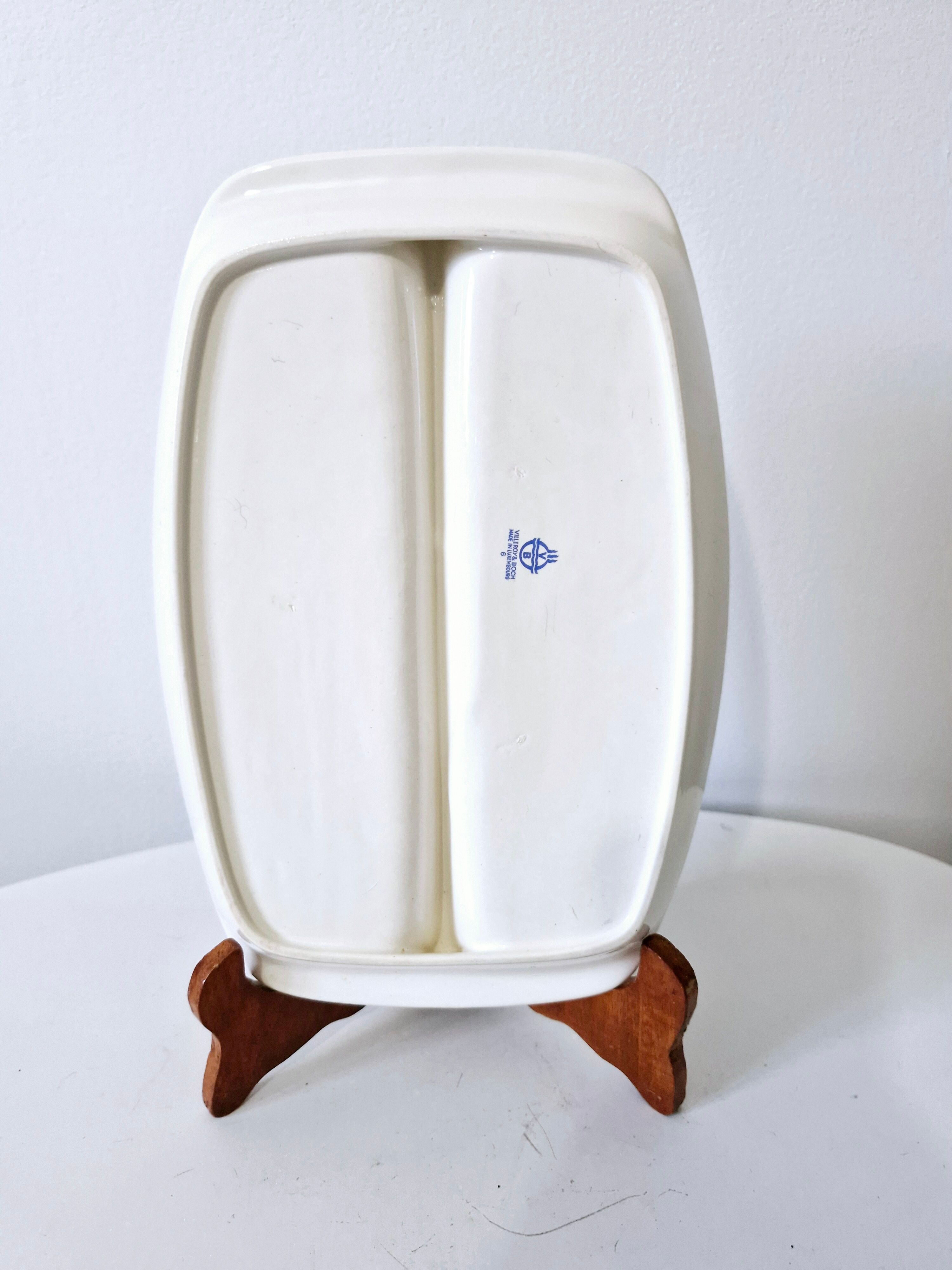 Partitioned plate in porcelain, dandelion model, Villeroy and Boch.