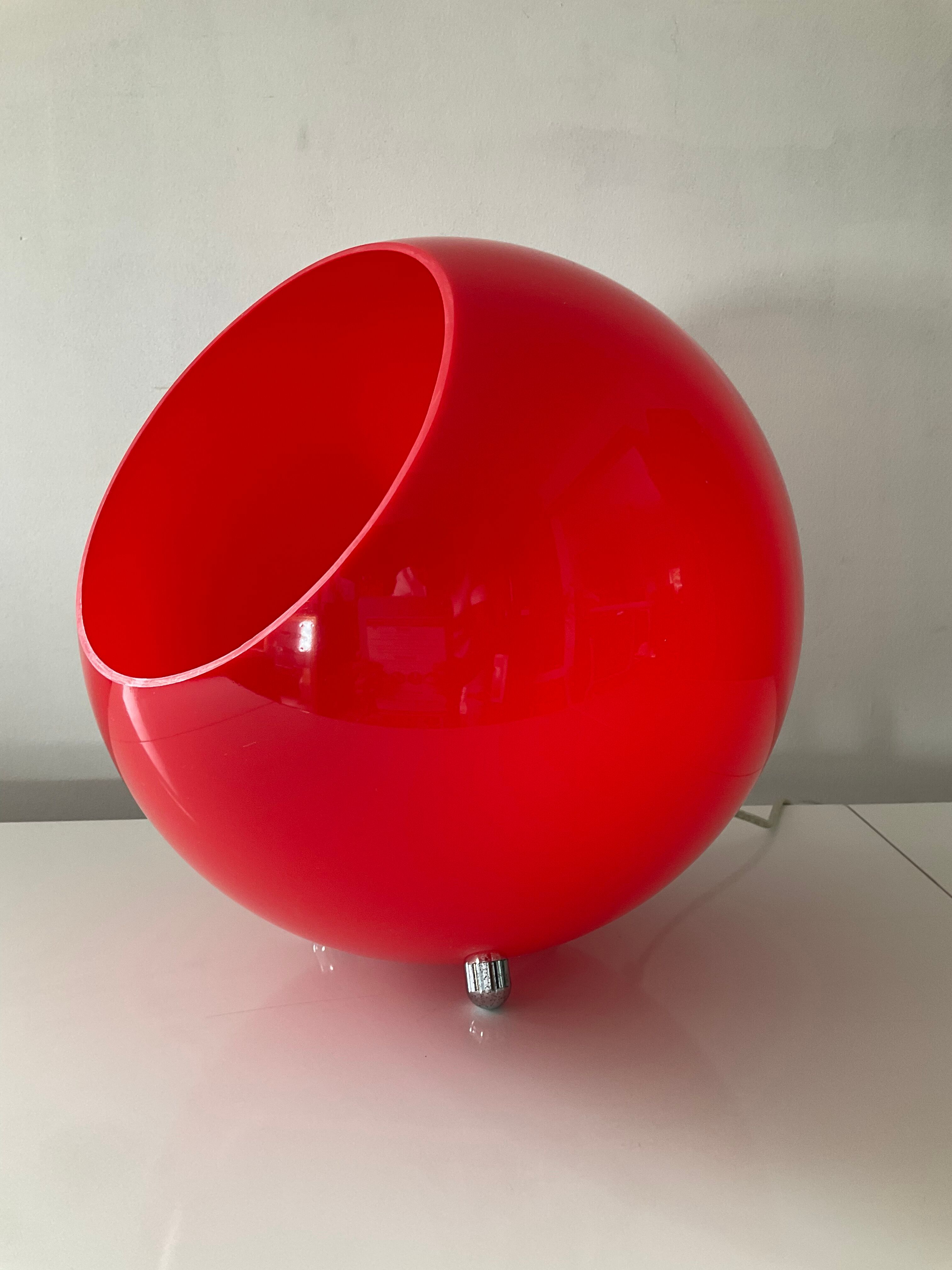 Red plexiglass lamp from the 80s