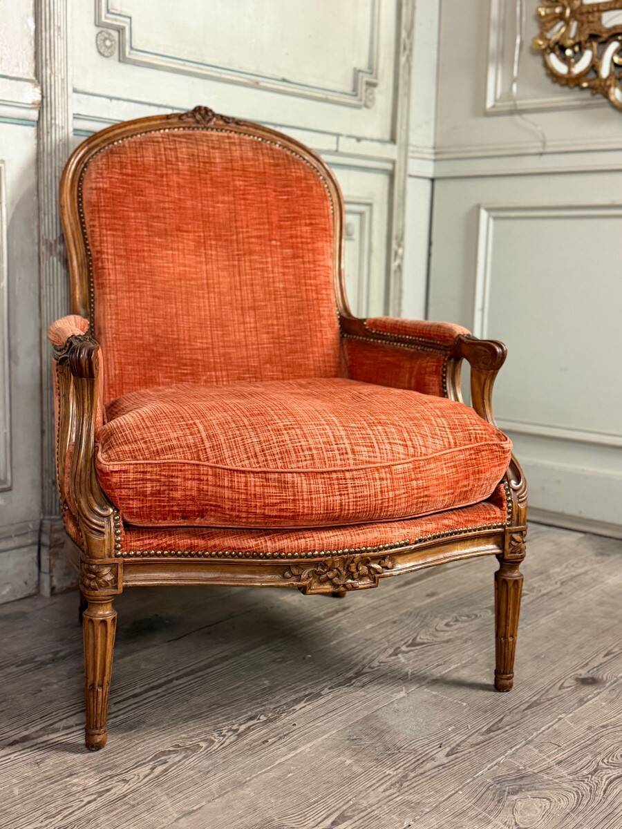 Pair of transitional carved wooden armchairs, 18th century
