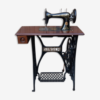 Singer's old sewing machine