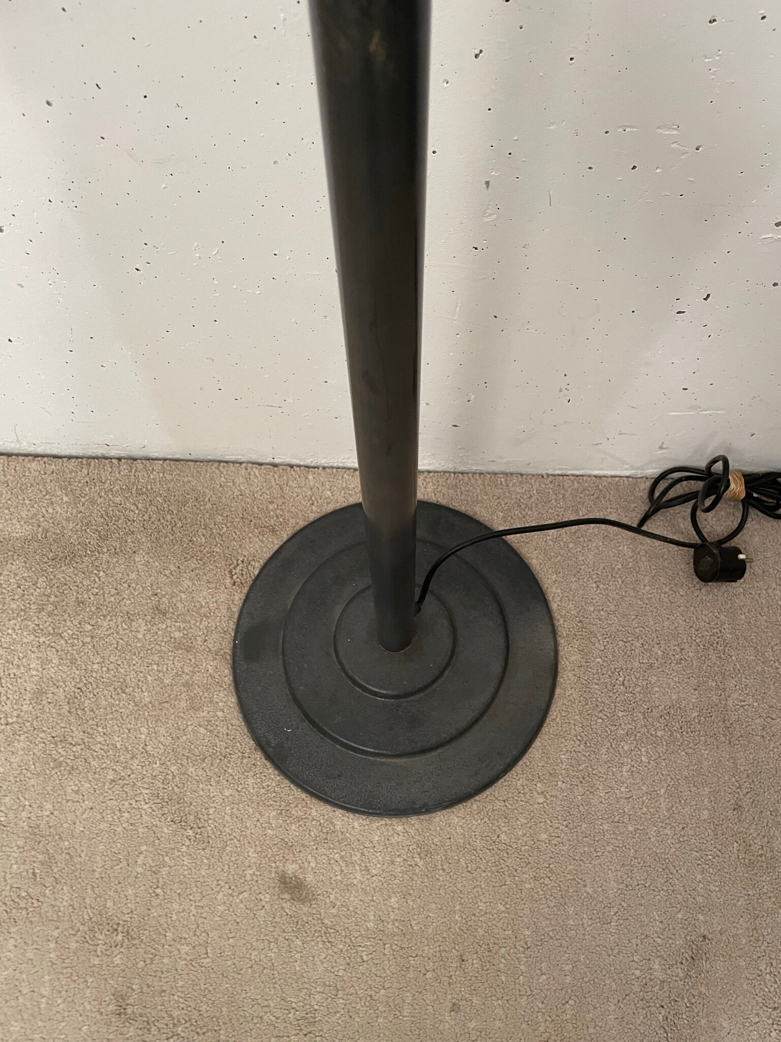 Postmodern floor lamp Bilumen, flap model, 1980