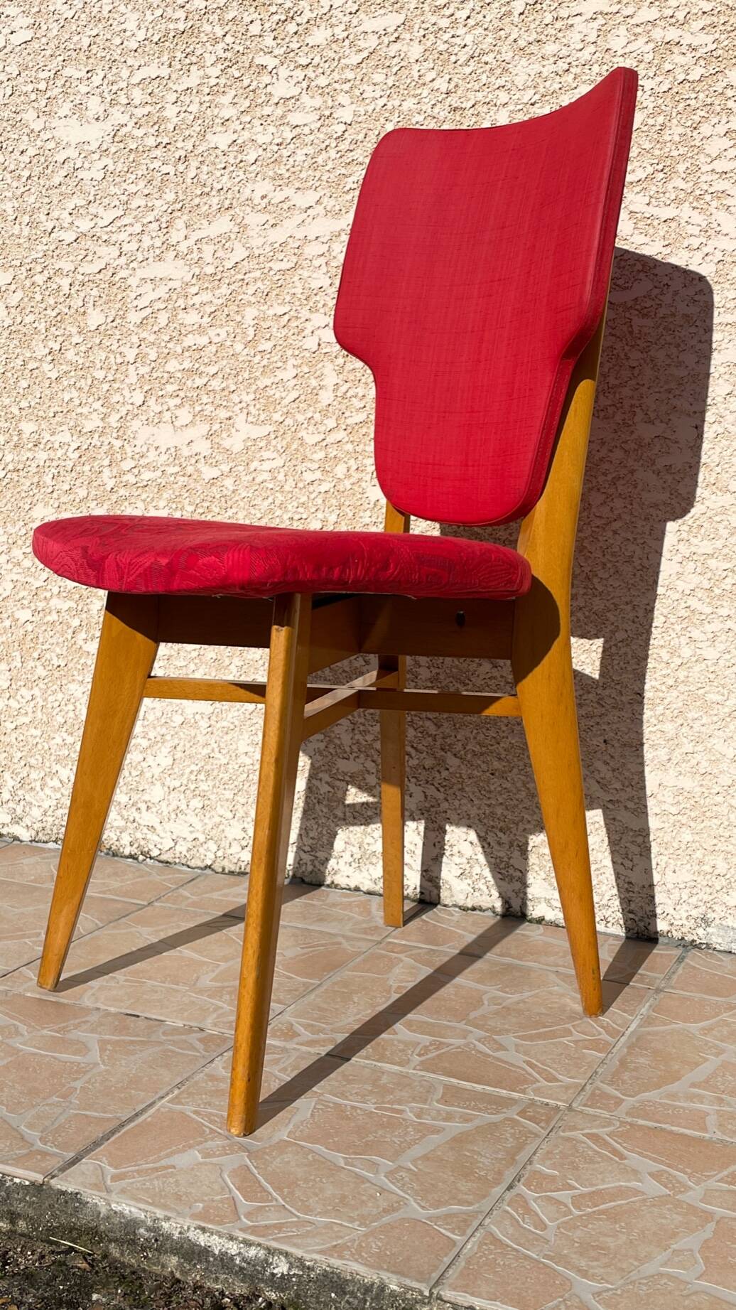 Chaise rétro vintage rouge graphique