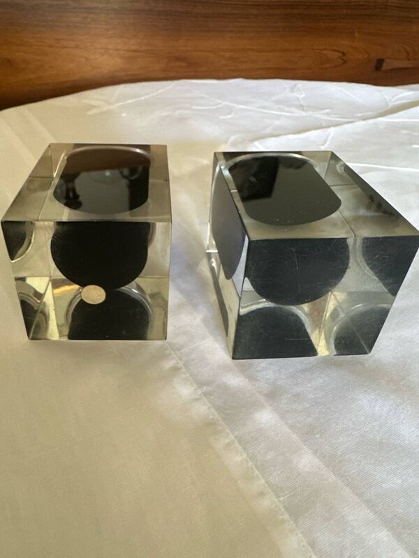 Duo  de Briquets  de Table  Plexiglass et Chrome Vintage Années 70