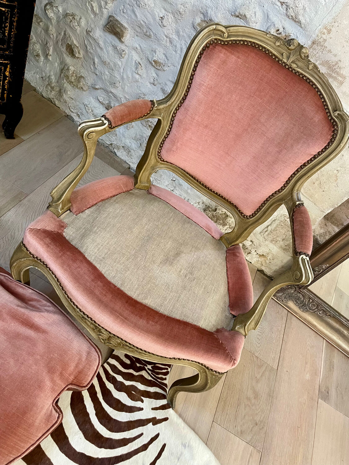 Paire de fauteuils cabriolet Louis XV