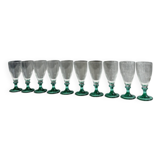 Set of 10 stemmed glasses in green colored sterilized glass