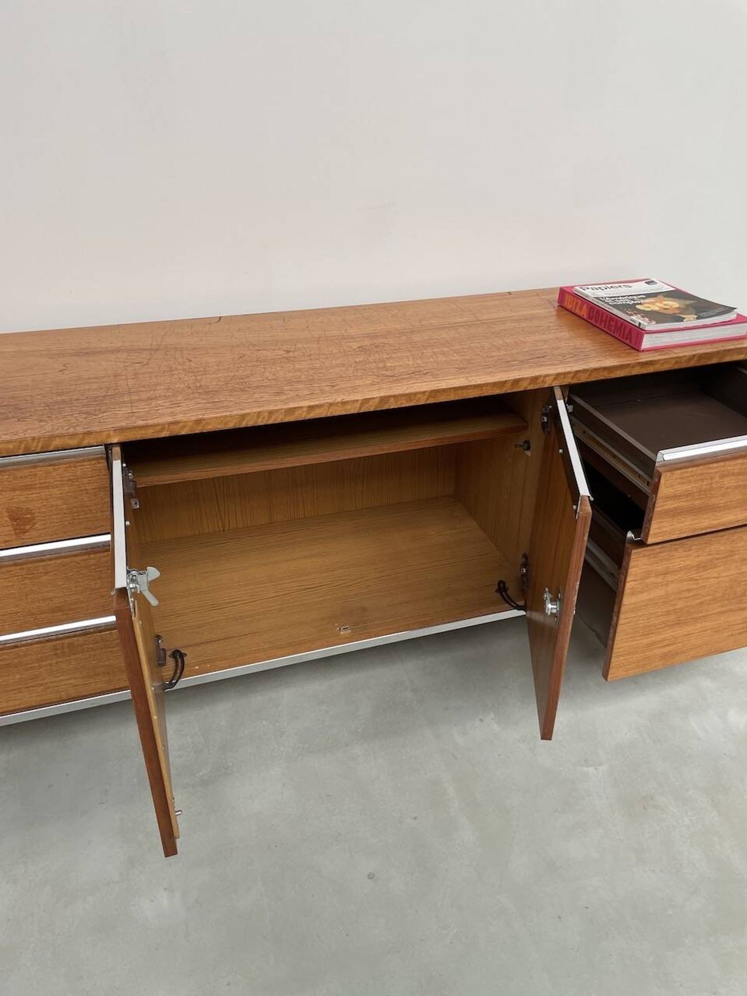 1960s modernist enfilade