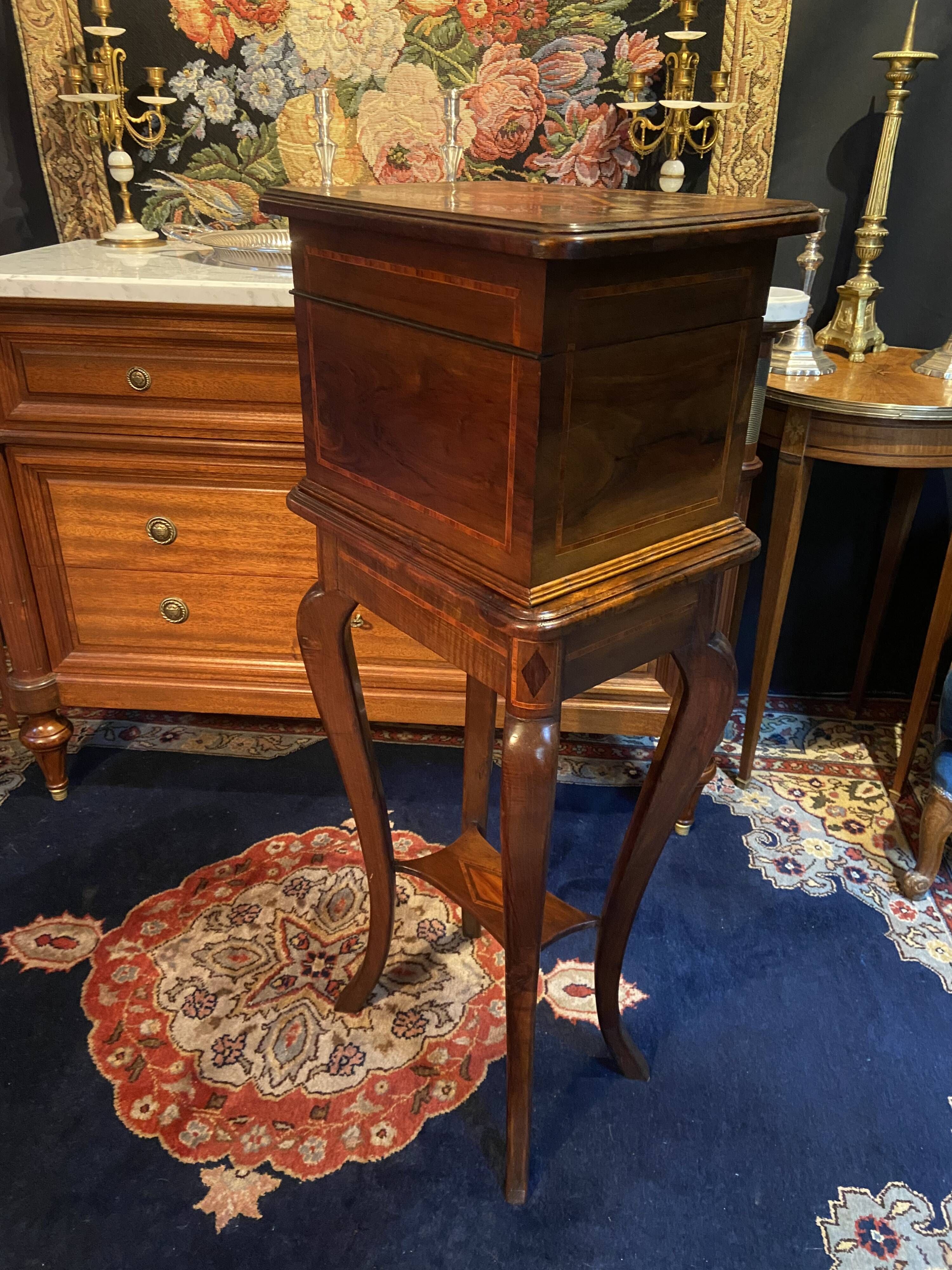 Walnut jewelry cabinet with marquetry decoration, early 19th century, Restoration