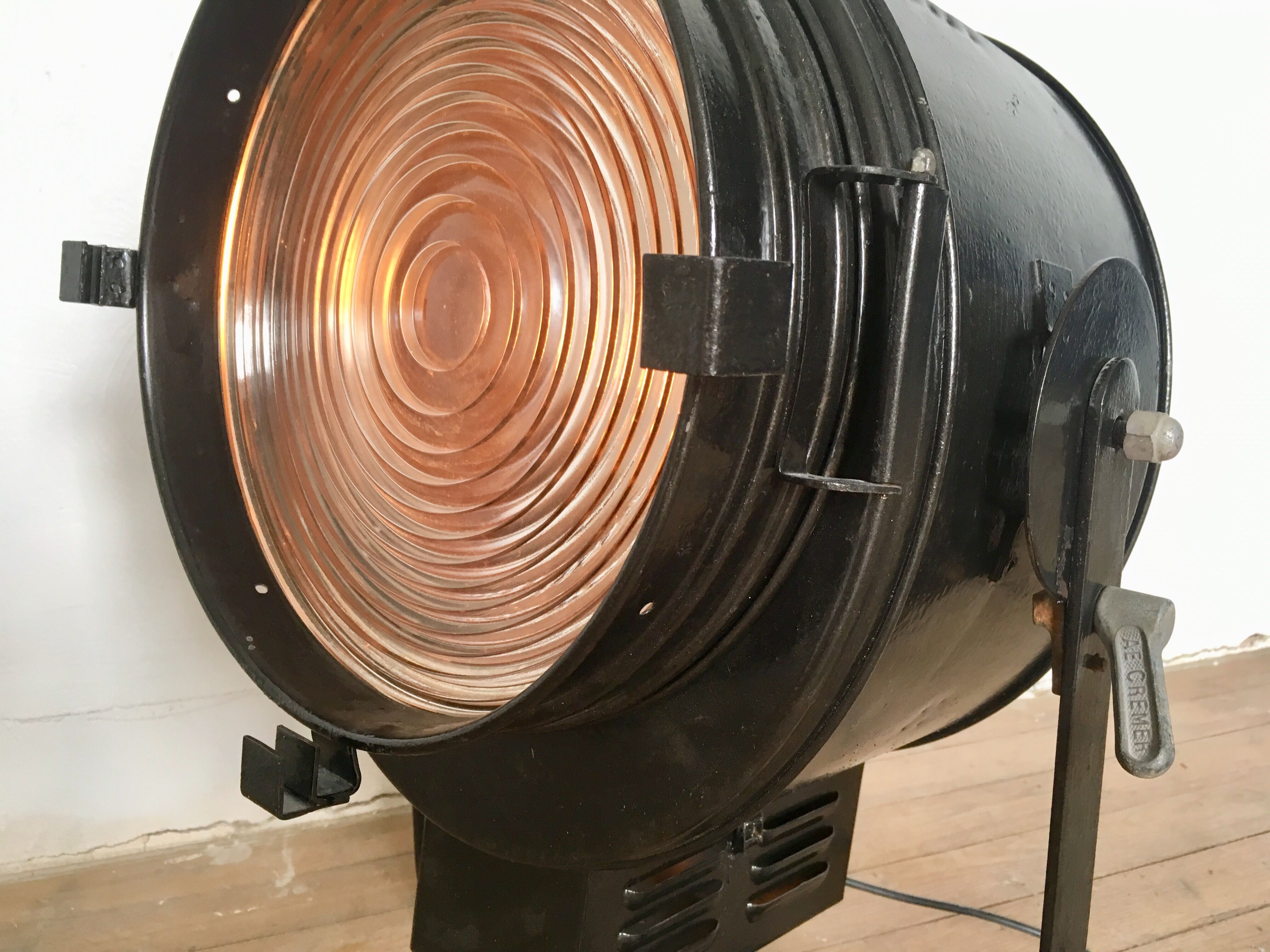 Cremer 2kw vintage cinema projector