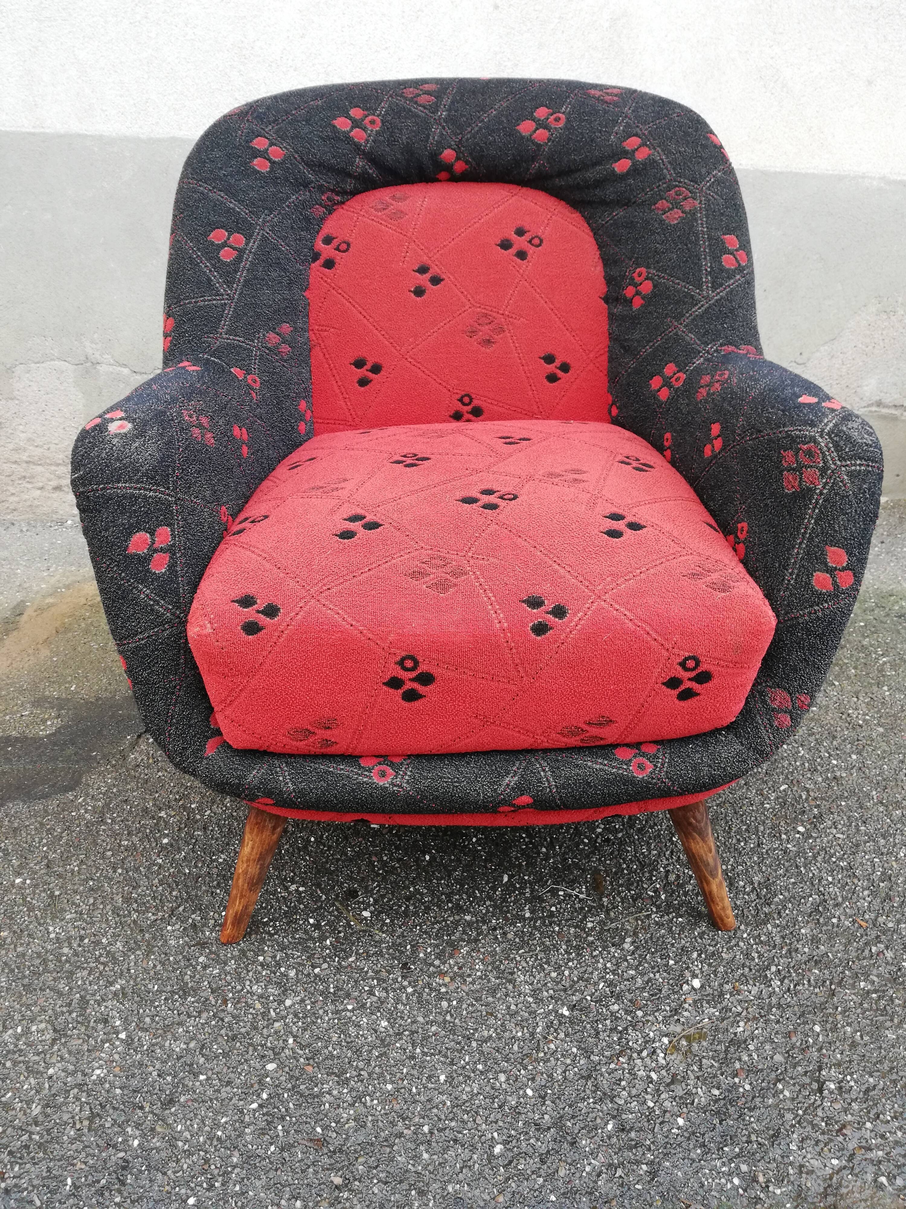 Fauteuil année 50 rouge et noir pieds compas