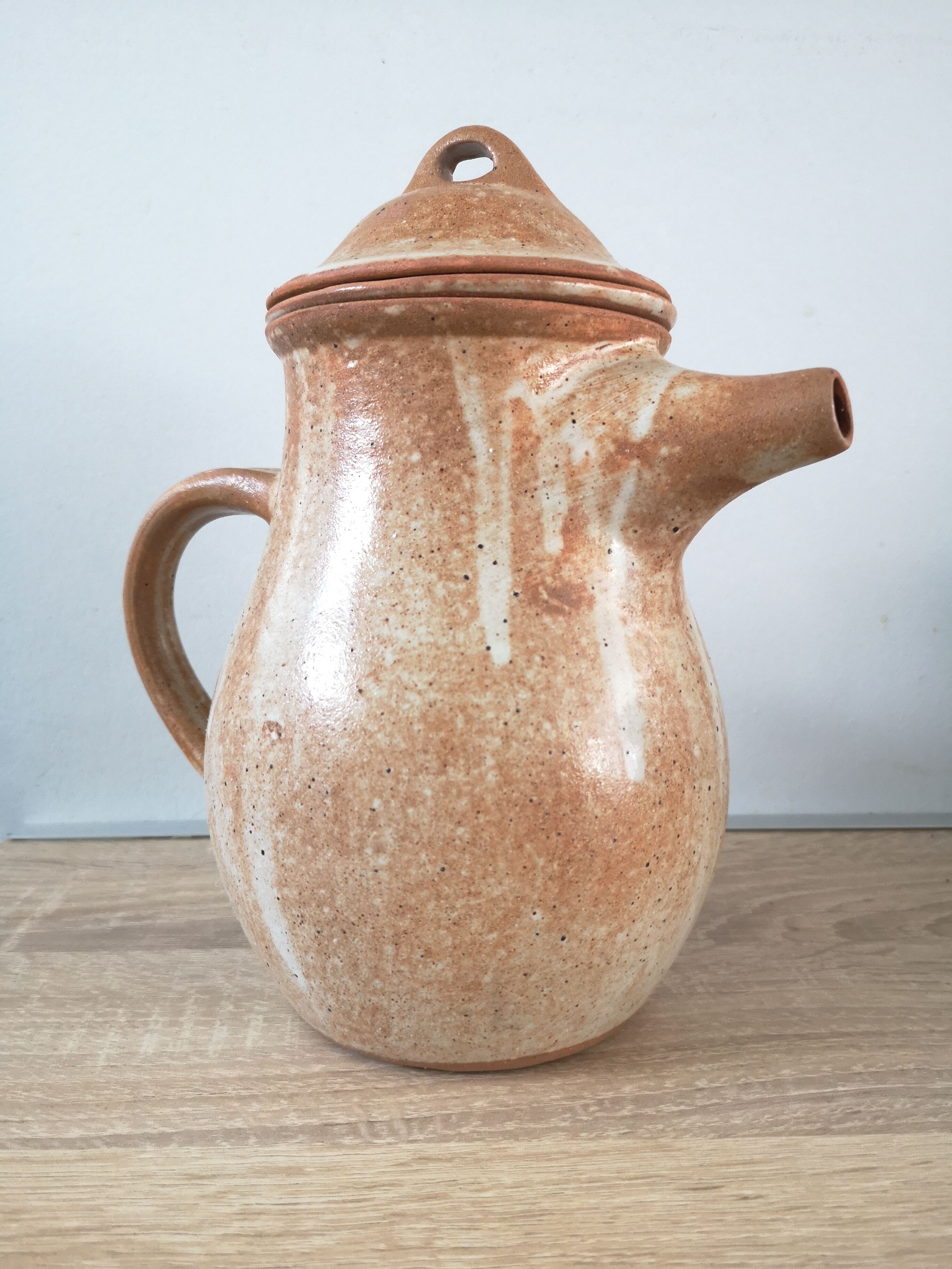 Theière en grès artisanal