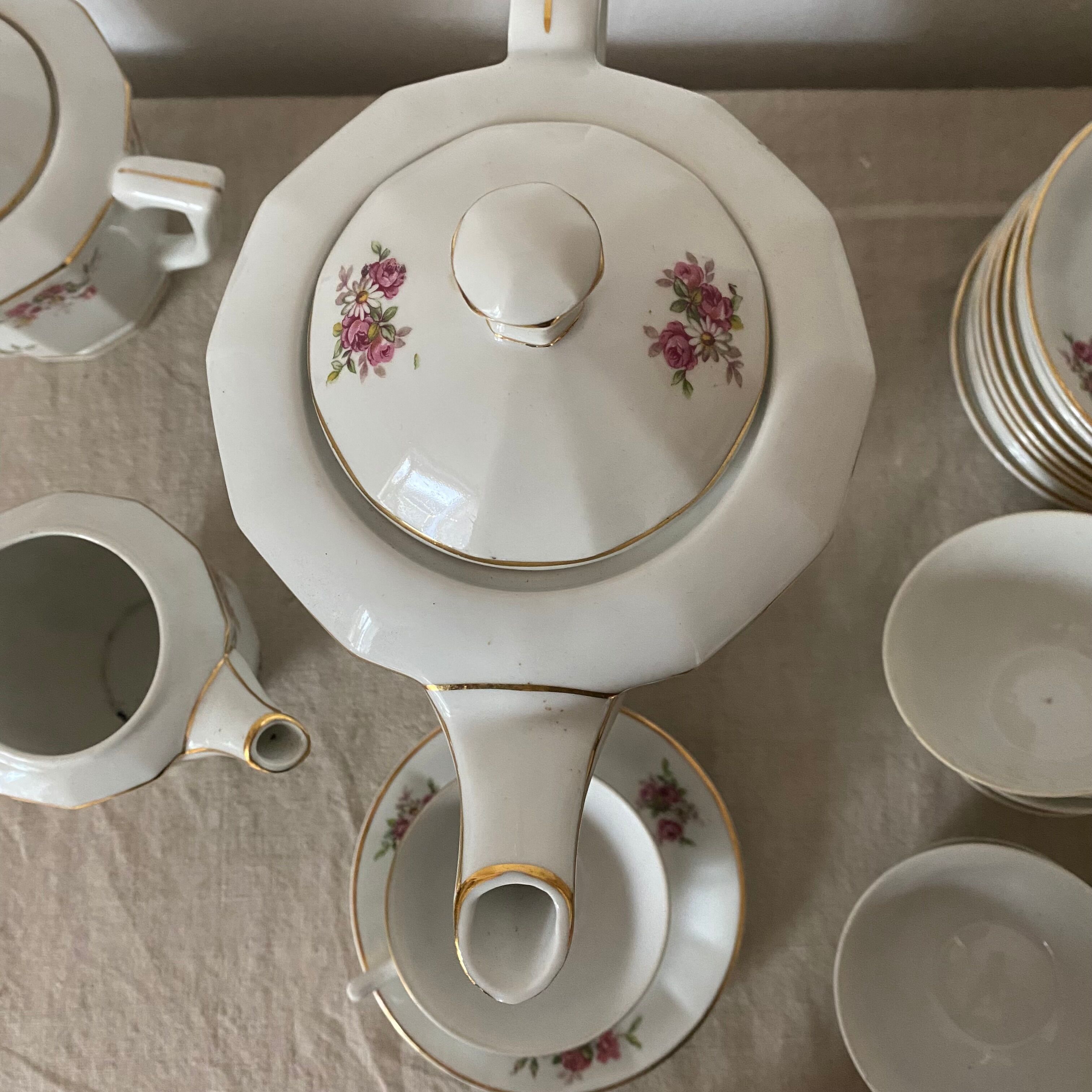 Antique tea set in Chauvigny porcelain
