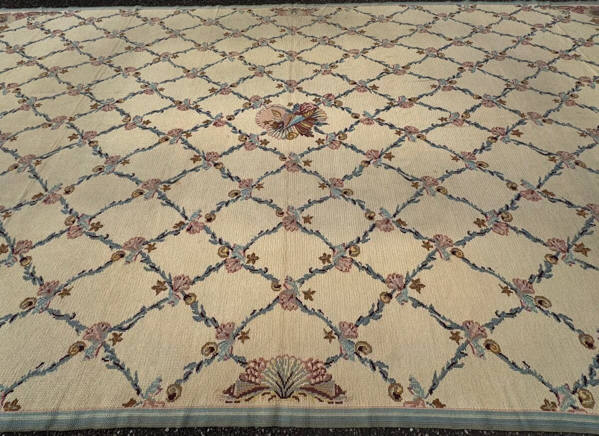 Tapis aux petits points  500x280 cm