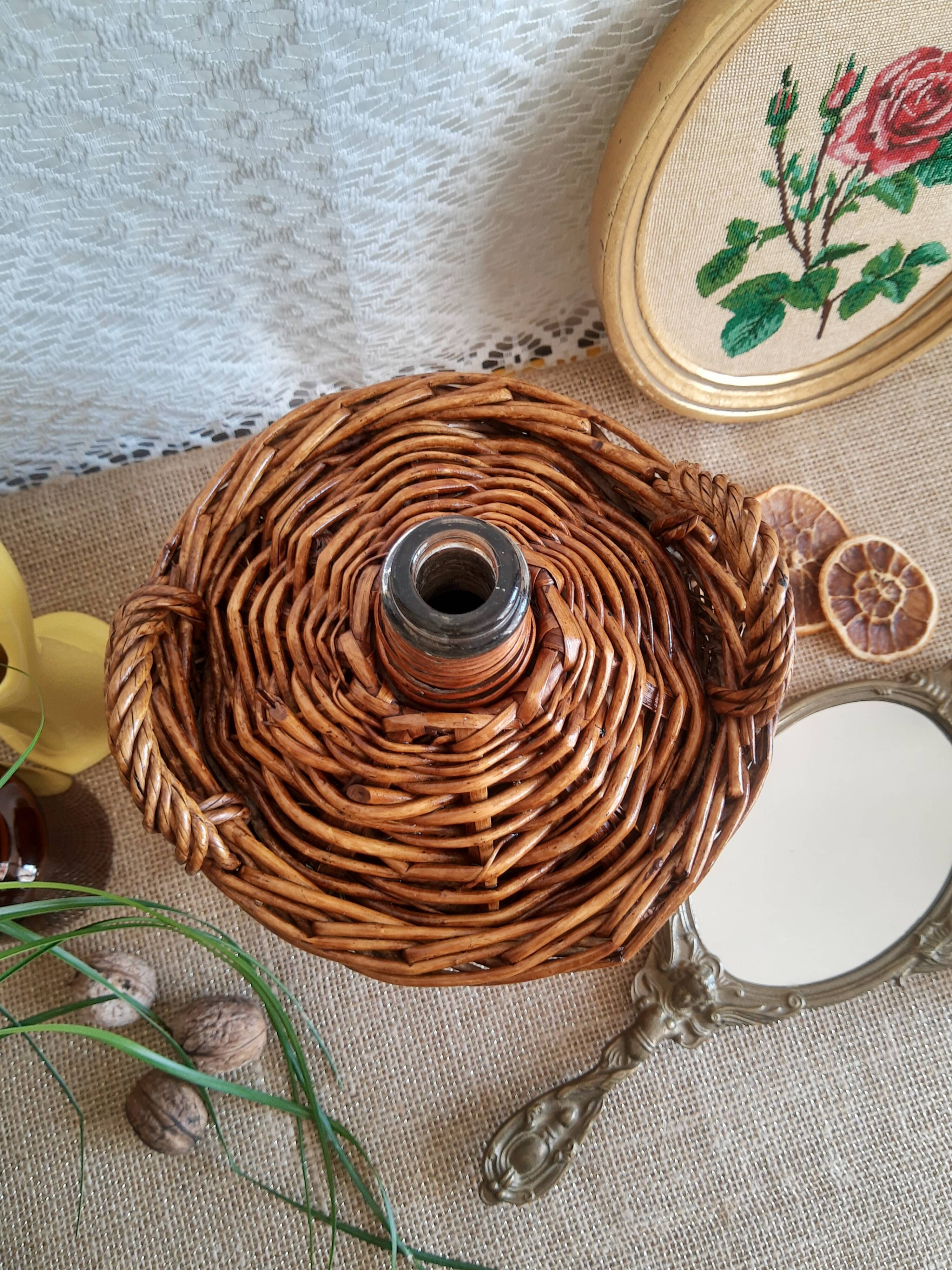 Small canister demijohn in glass circled with wicker - vintage