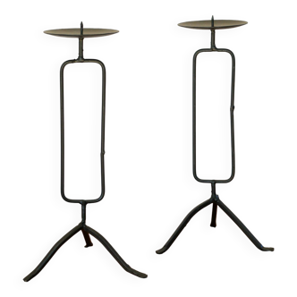 Pair of black iron tripod candlesticks, Brutalist, 1970 - 30 cm