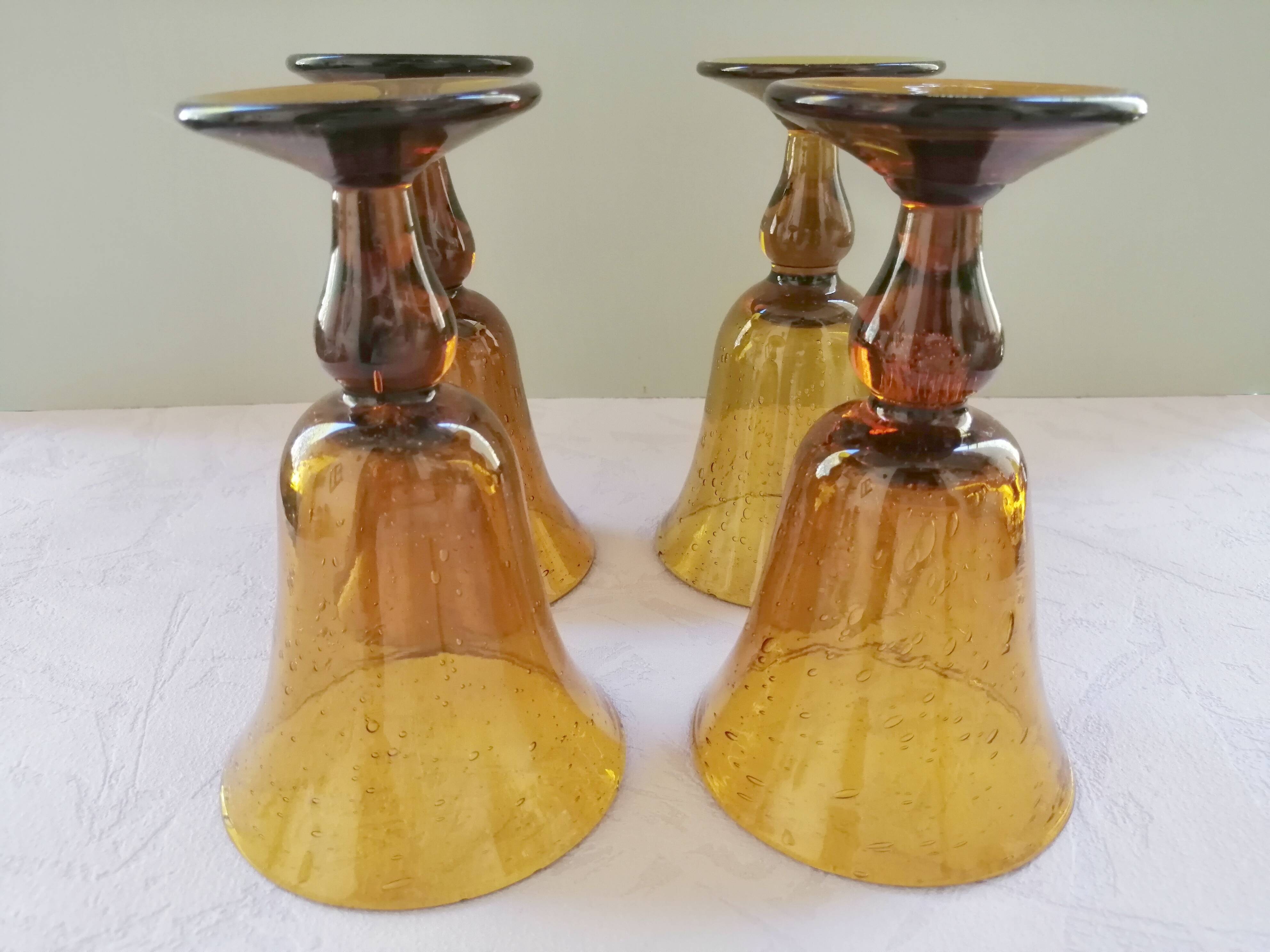 Biot engraved amber and bubbled water glasses, 70s