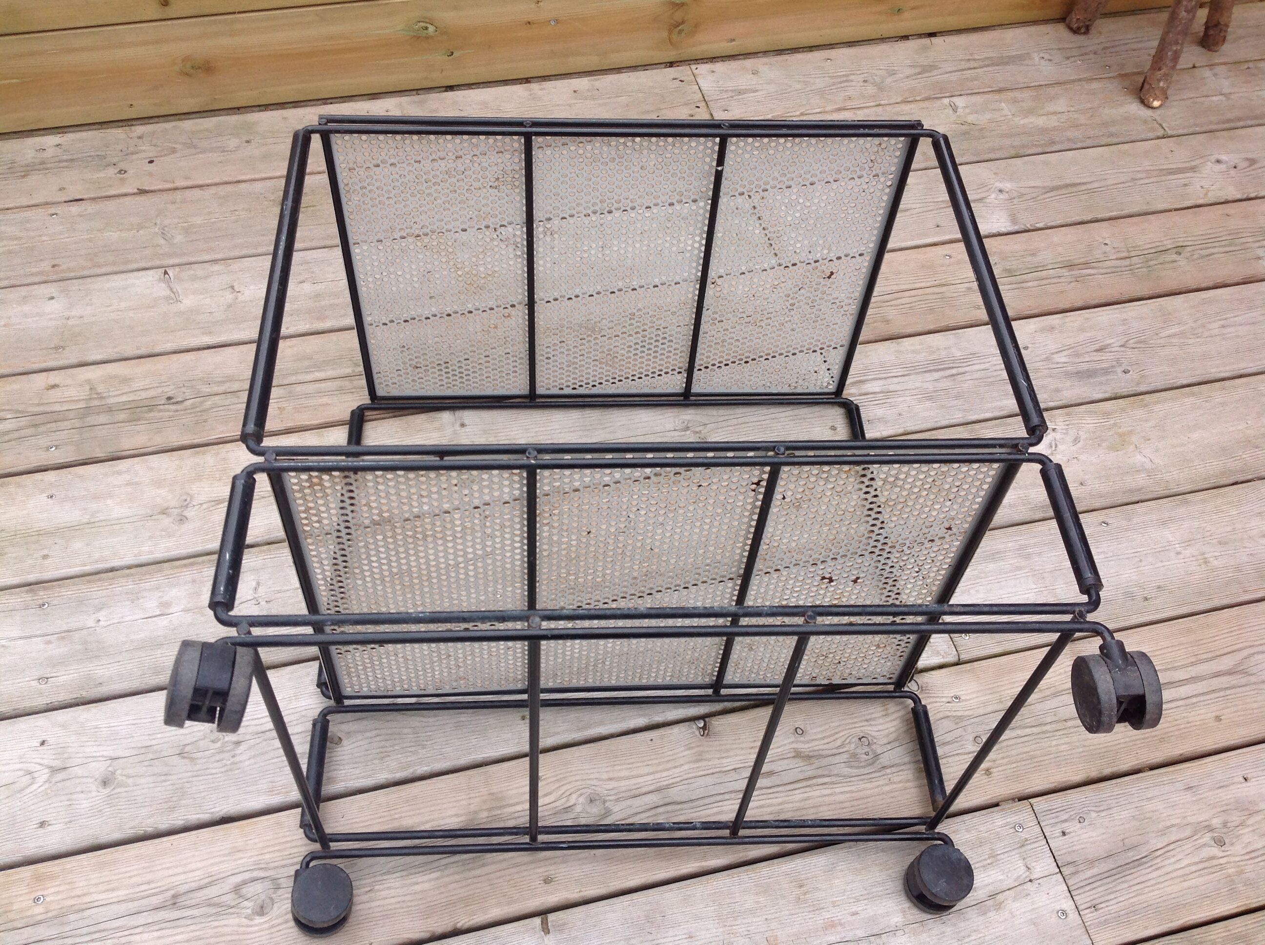 Perforated iron rolling table