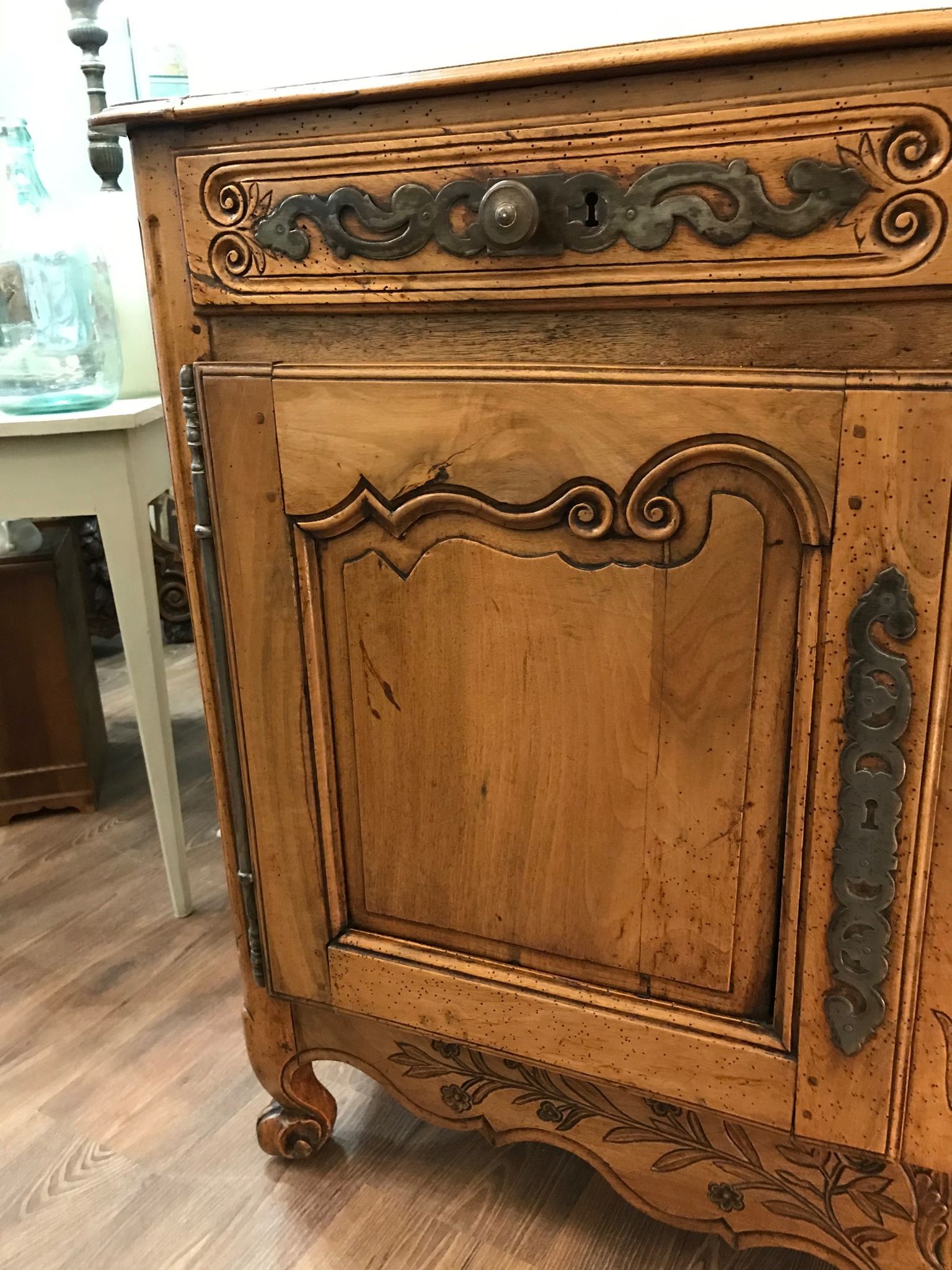 Former Louis XV cherry buffet says 2 doors era at the very beginning of the 19th century