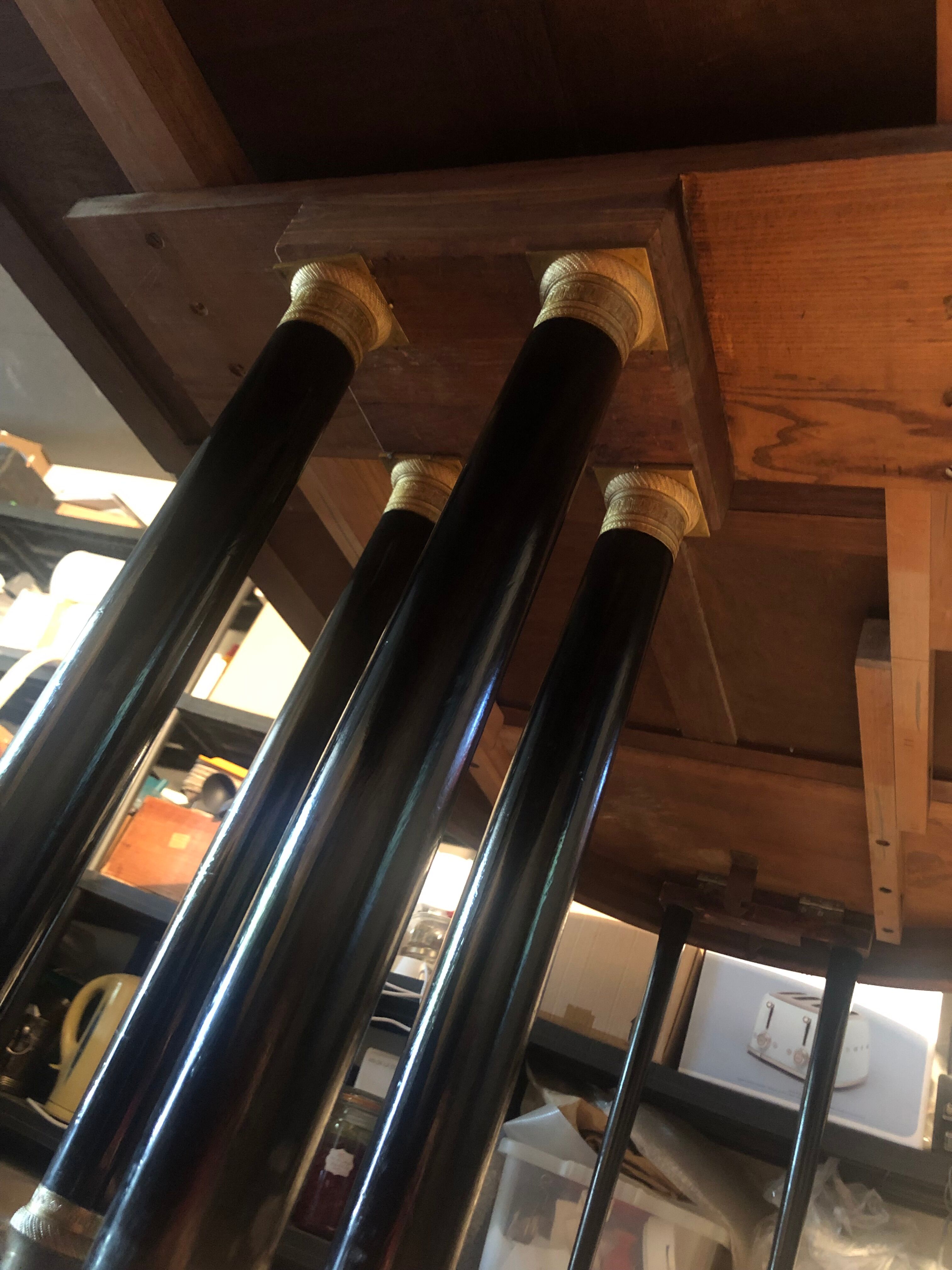 Table - pedestal table with 3 extensions: 4-10 people