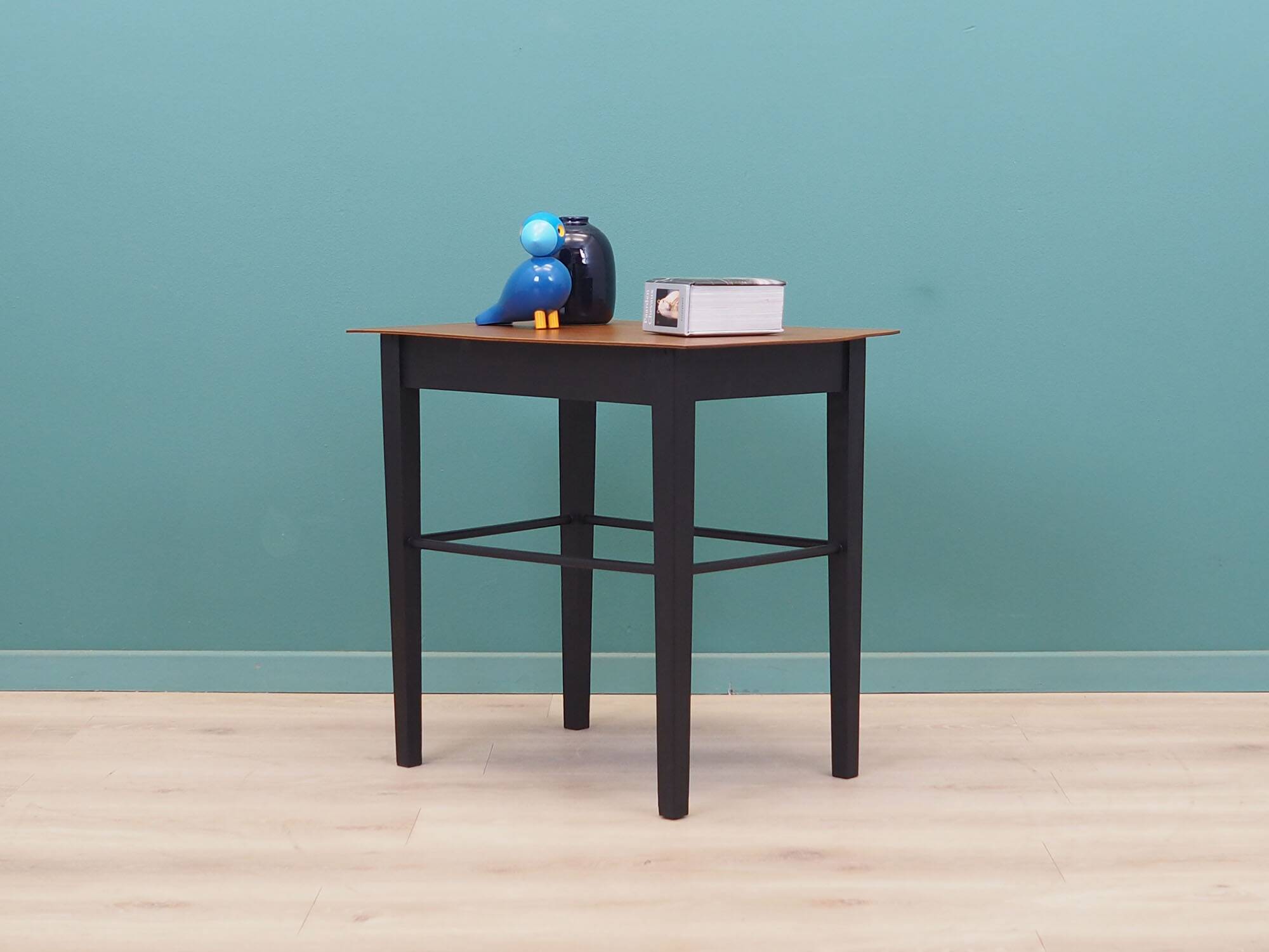 Walnut coffee table, Danish design, 1970s, production: Denmark