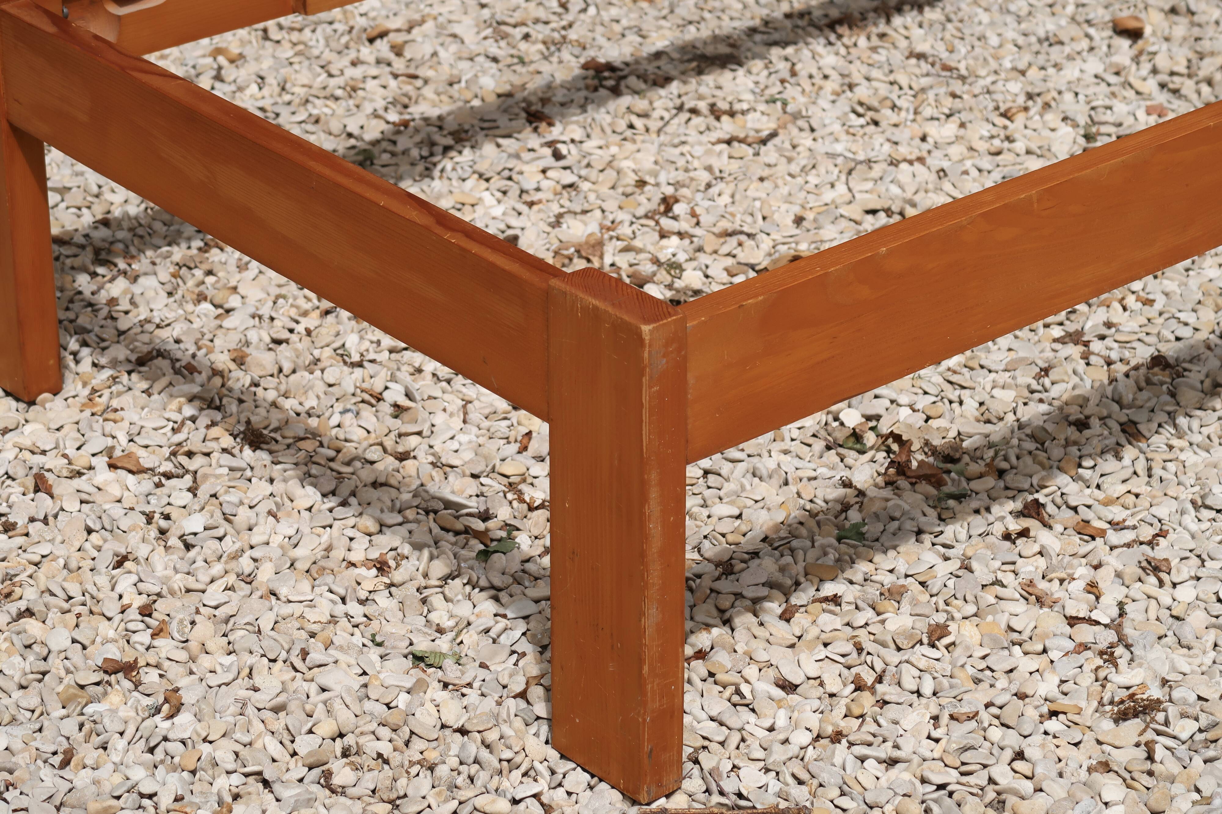 Single bed or pine bench by Roland Haeusler for Regain 1970s