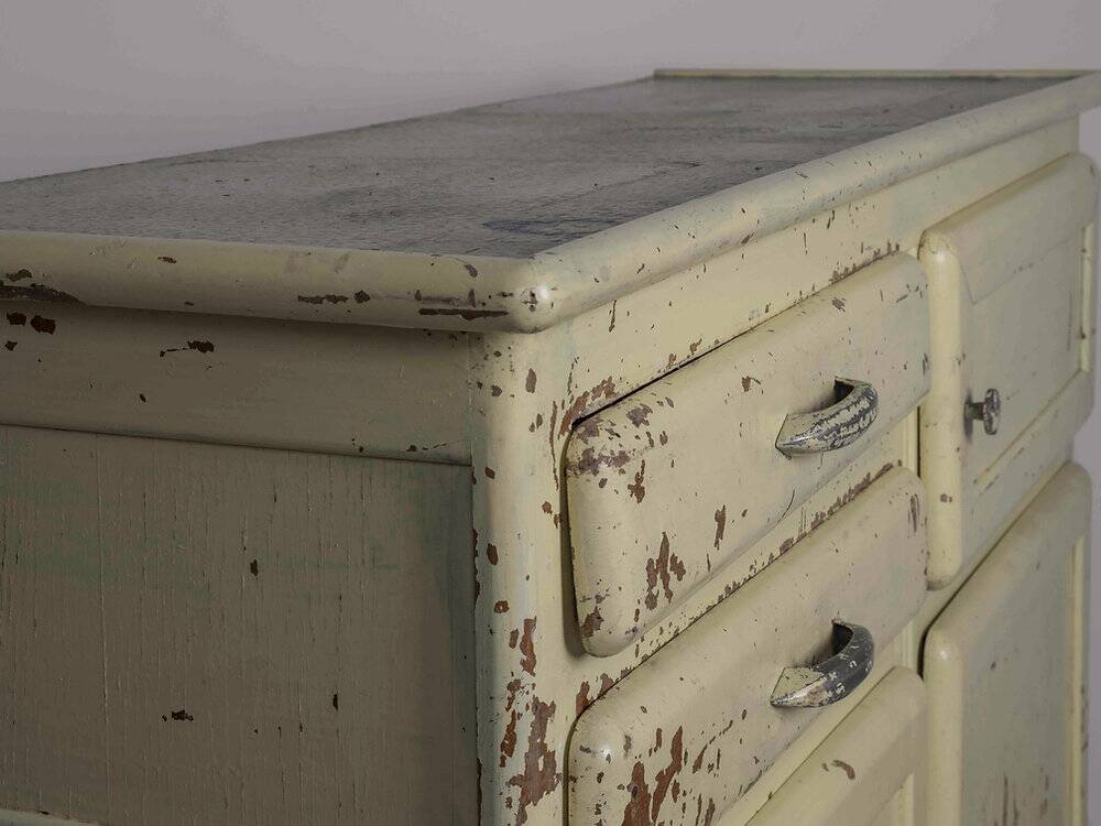 Vintage chest of drawers