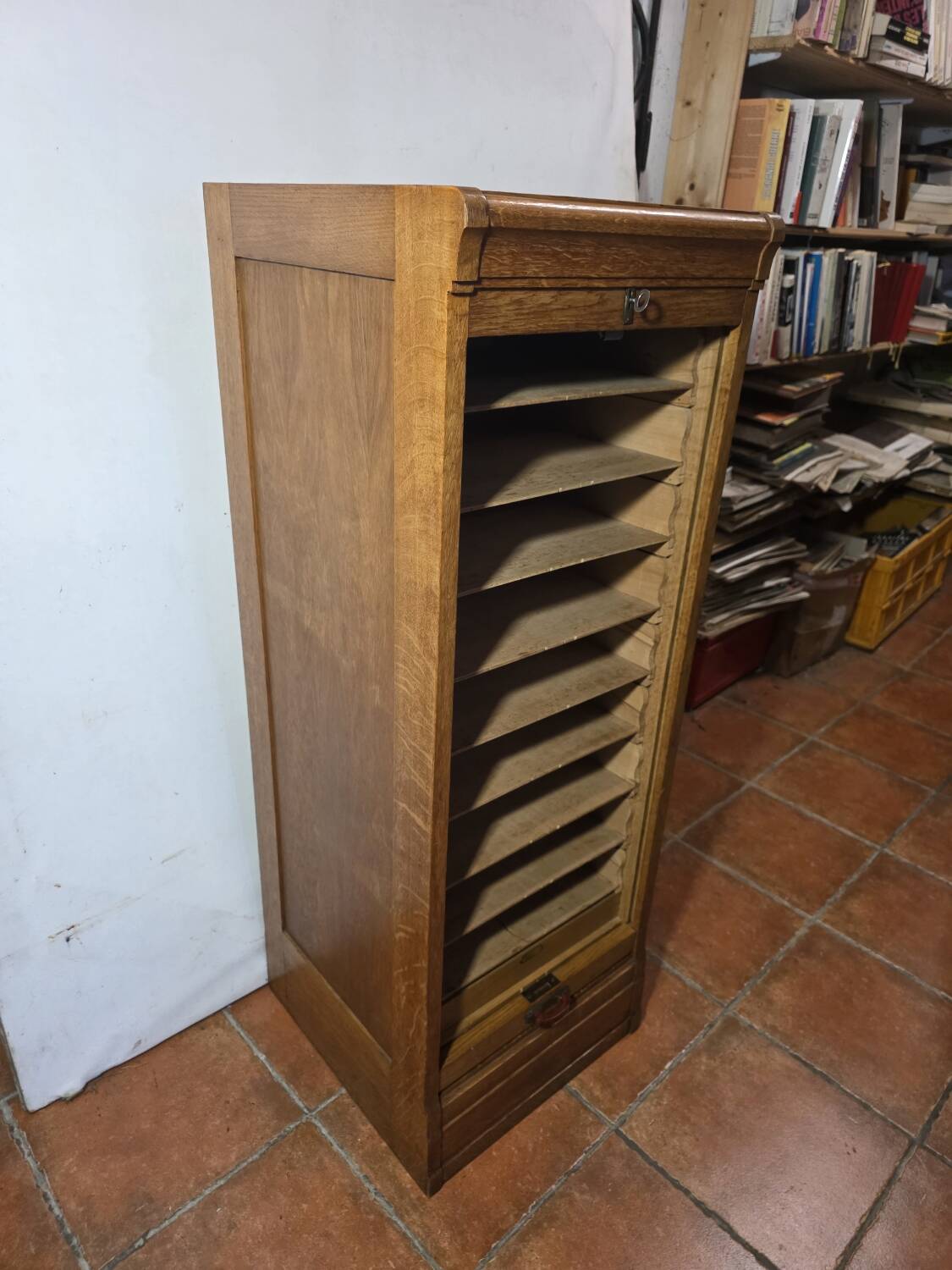 Art Deco curtain cabinet from the 1930s in oak with interior drawers, 120cm H.